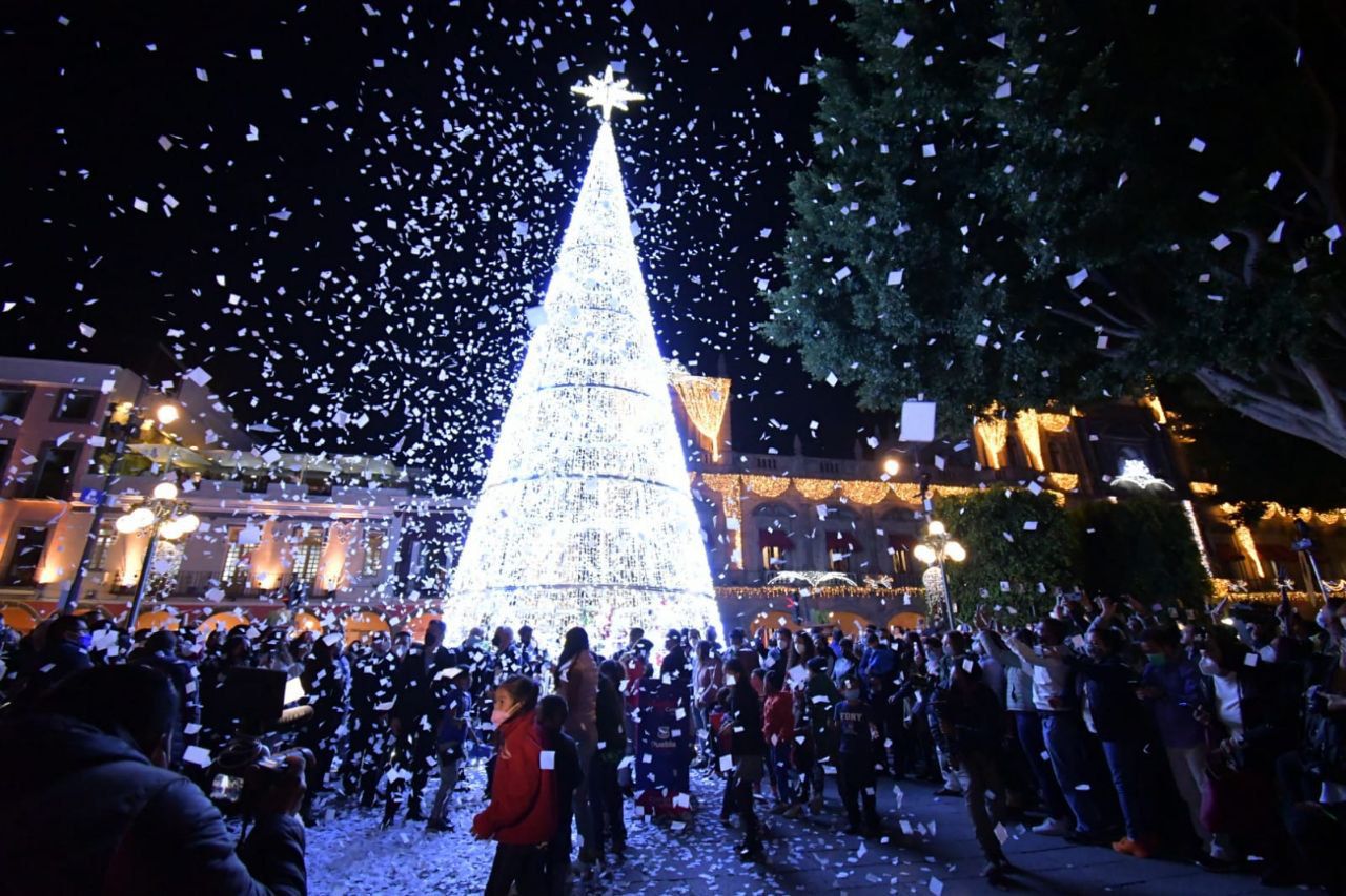 Dona Chignahuapan árbol navideño para el zócalo de Puebla