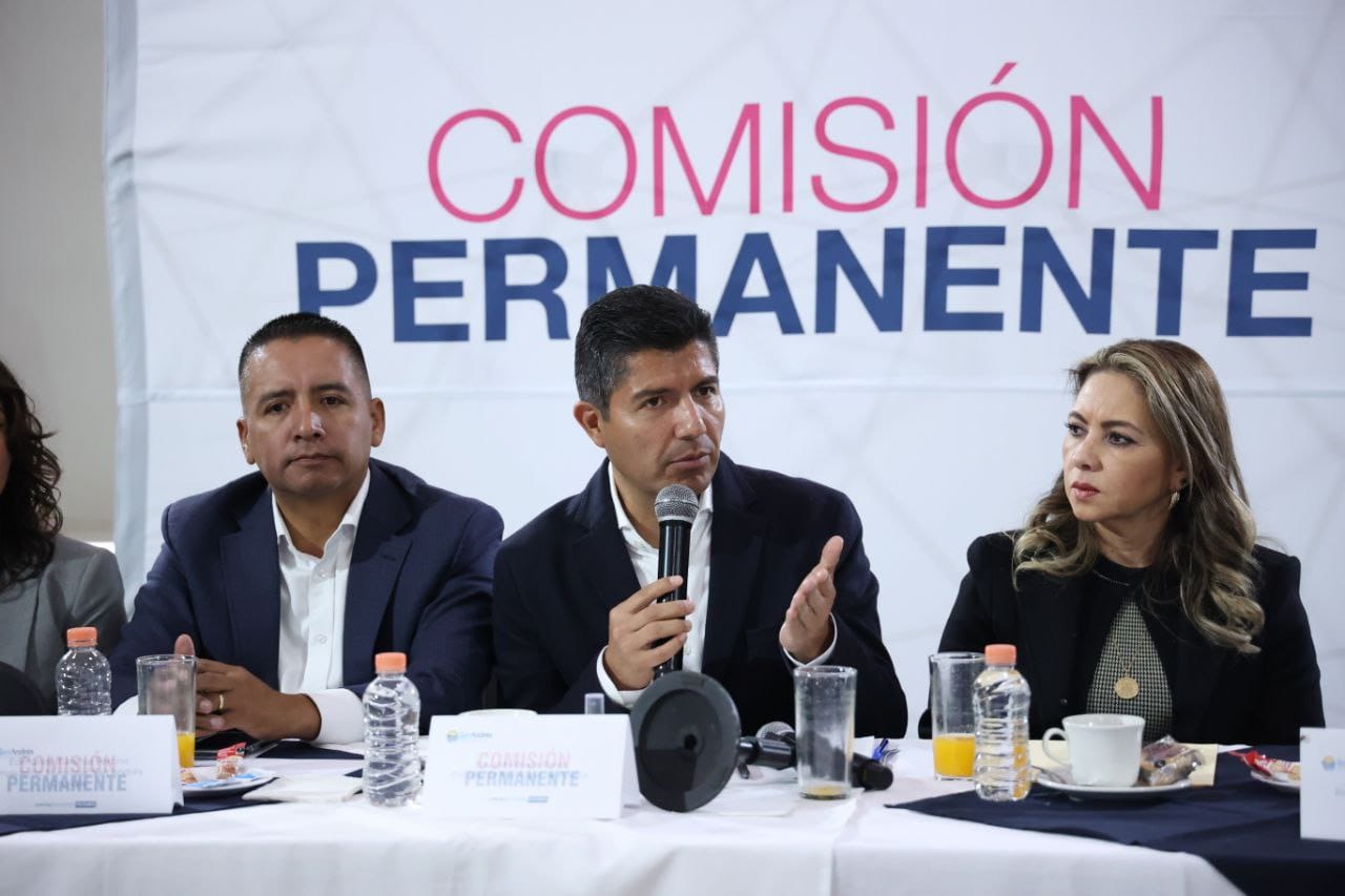 Ante Comisión Permanente, Eduardo Rivera presenta el “Paseo de Luces”