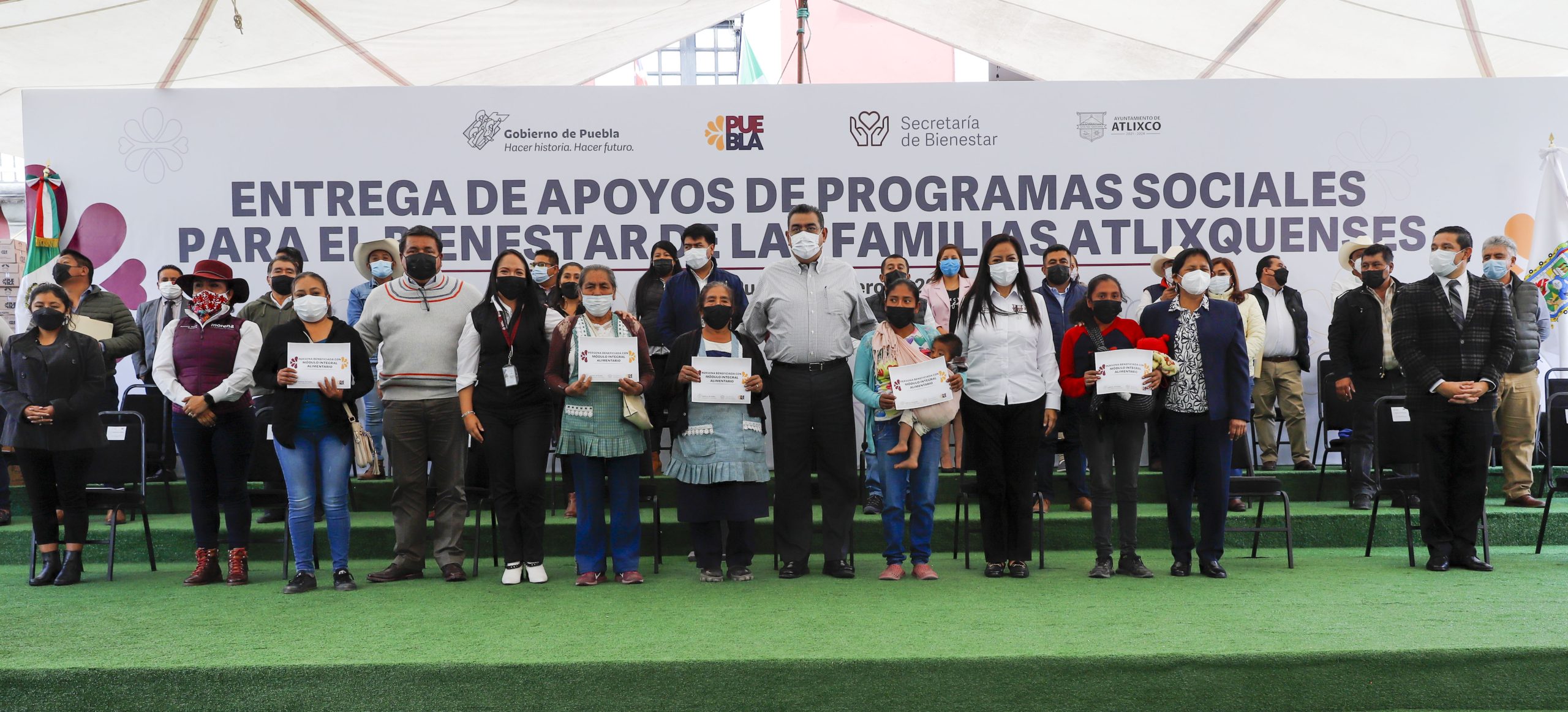 Entrega gobernador Céspedes Apoyos de Programas Sociales para el Bienestar de las Familias Atlixquenses
