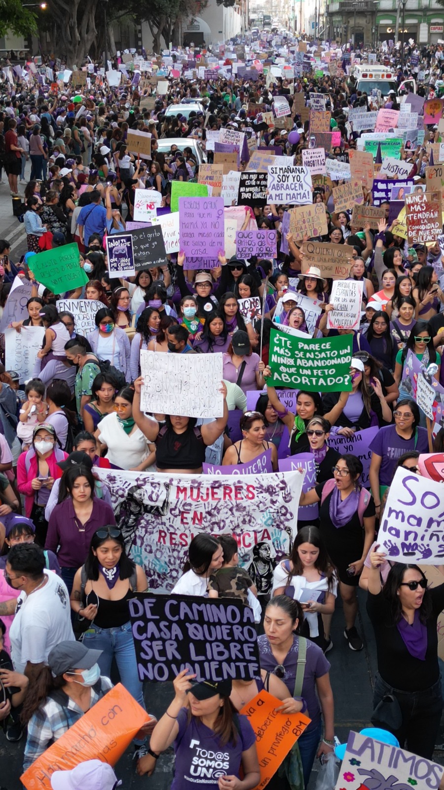 Más de 50 mil mujeres poblanas se manifestaron contra la violencia en la marcha del #8M