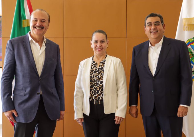 Sergio Salomón se reúne con el secretario general y la delegada en Puebla del IMSS