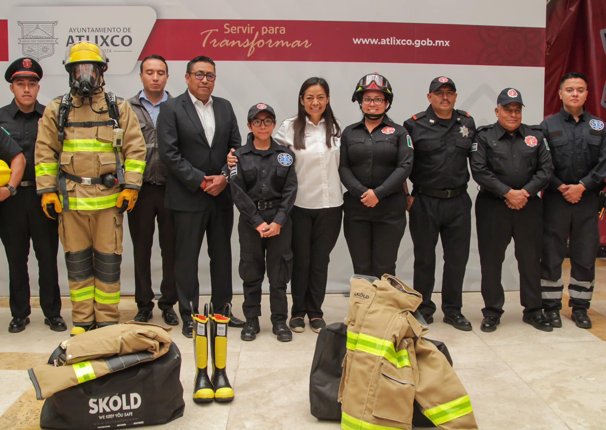 Dignifica Ariadna Ayala a cuerpo de bomberos con más de 10 años de olvido en Atlixco