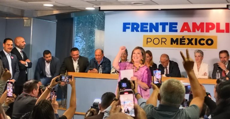 Xóchitl Gálvez se registra como aspirante a la candidatura presidencial del Frente Amplio