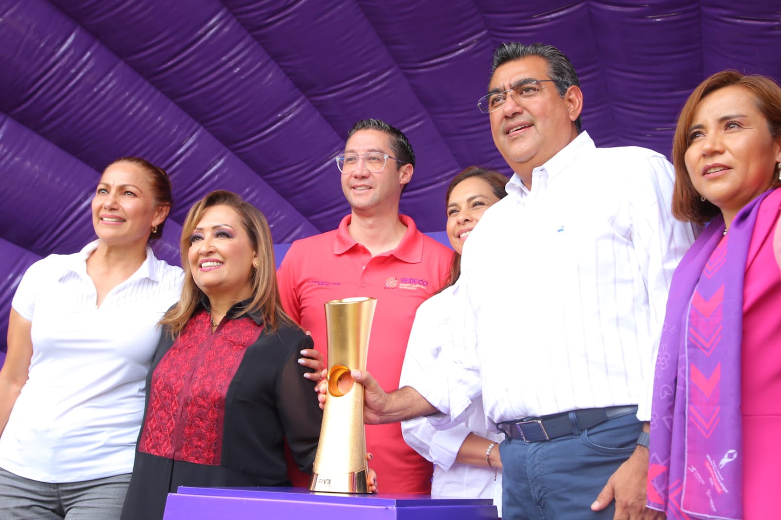 Coadyuvan Puebla y Tlaxcala para promover el deporte, presiden gobernadores “Trophy Tour” Campeonato de Voleibol