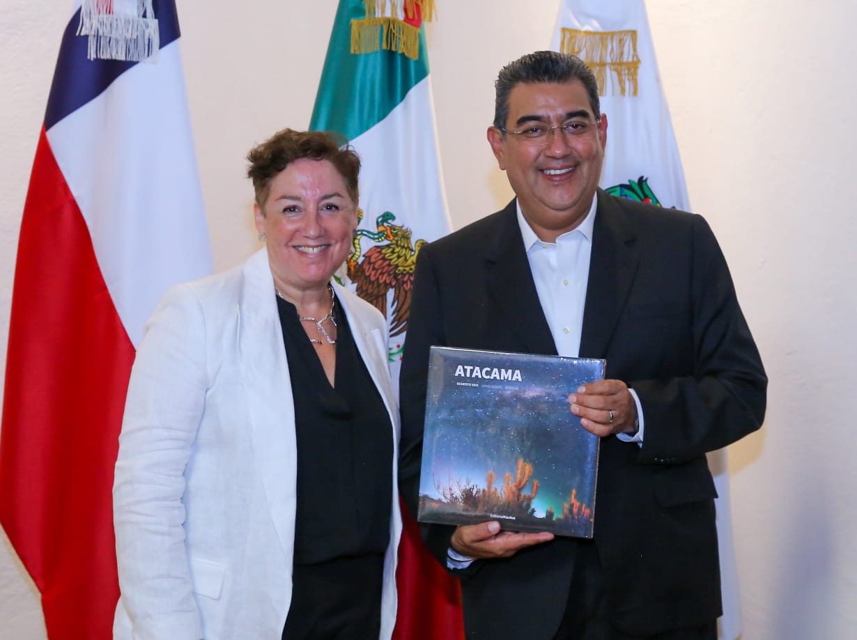 Sergio Salomón establece relaciones diplomáticas con Chile