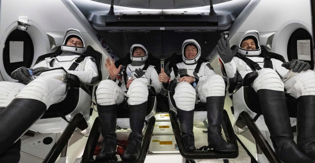 Cuatro astronautas regresan a la Tierra en una cápsula de SpaceX tras estar seis meses en la Estación Espacial Internacional