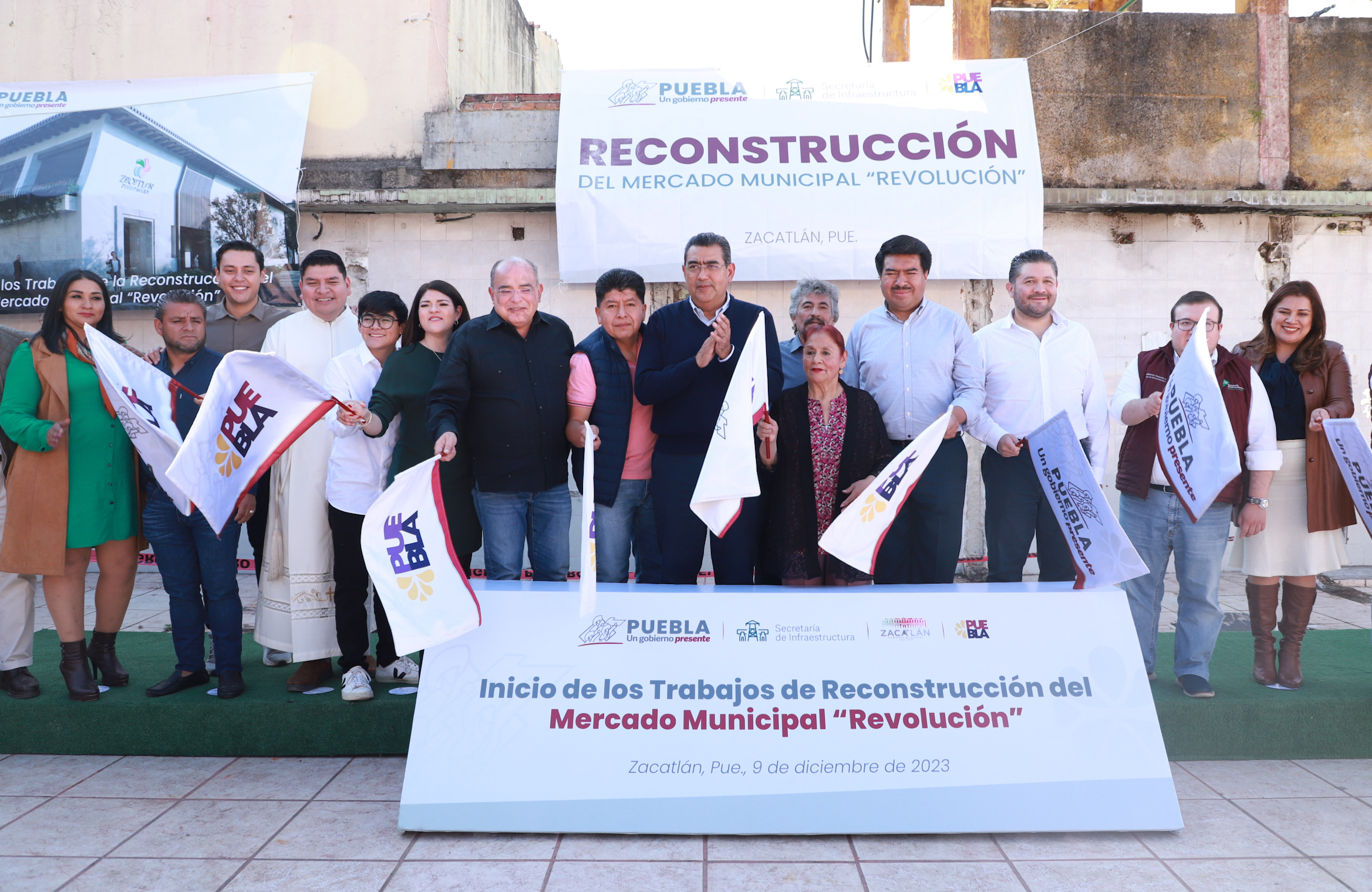 Inicia el gobierno estatal reconstrucción del mercado municipal de Zacatlán
