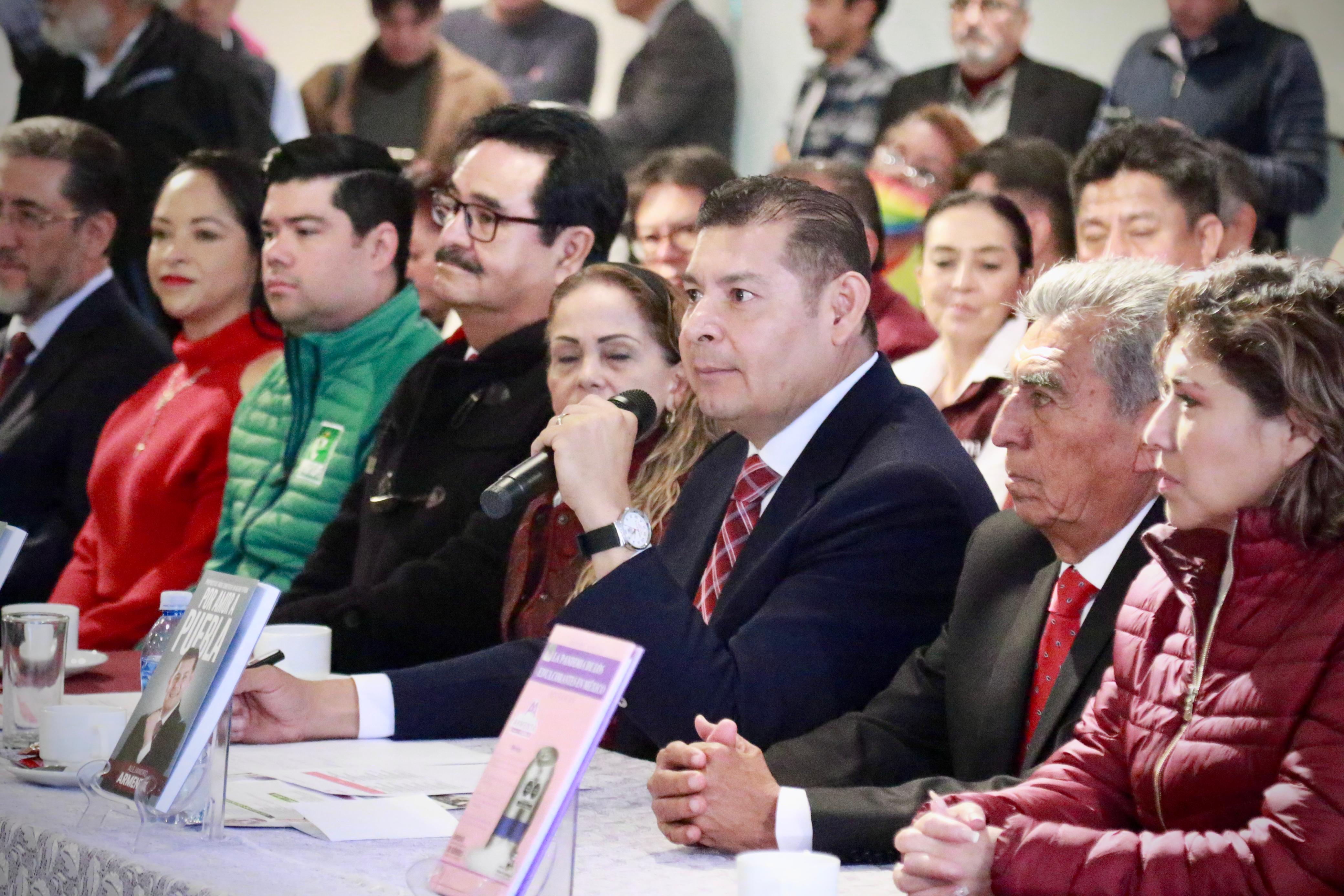 “La megacoalición se integra con quienes amamos a Puebla”: Armenta
