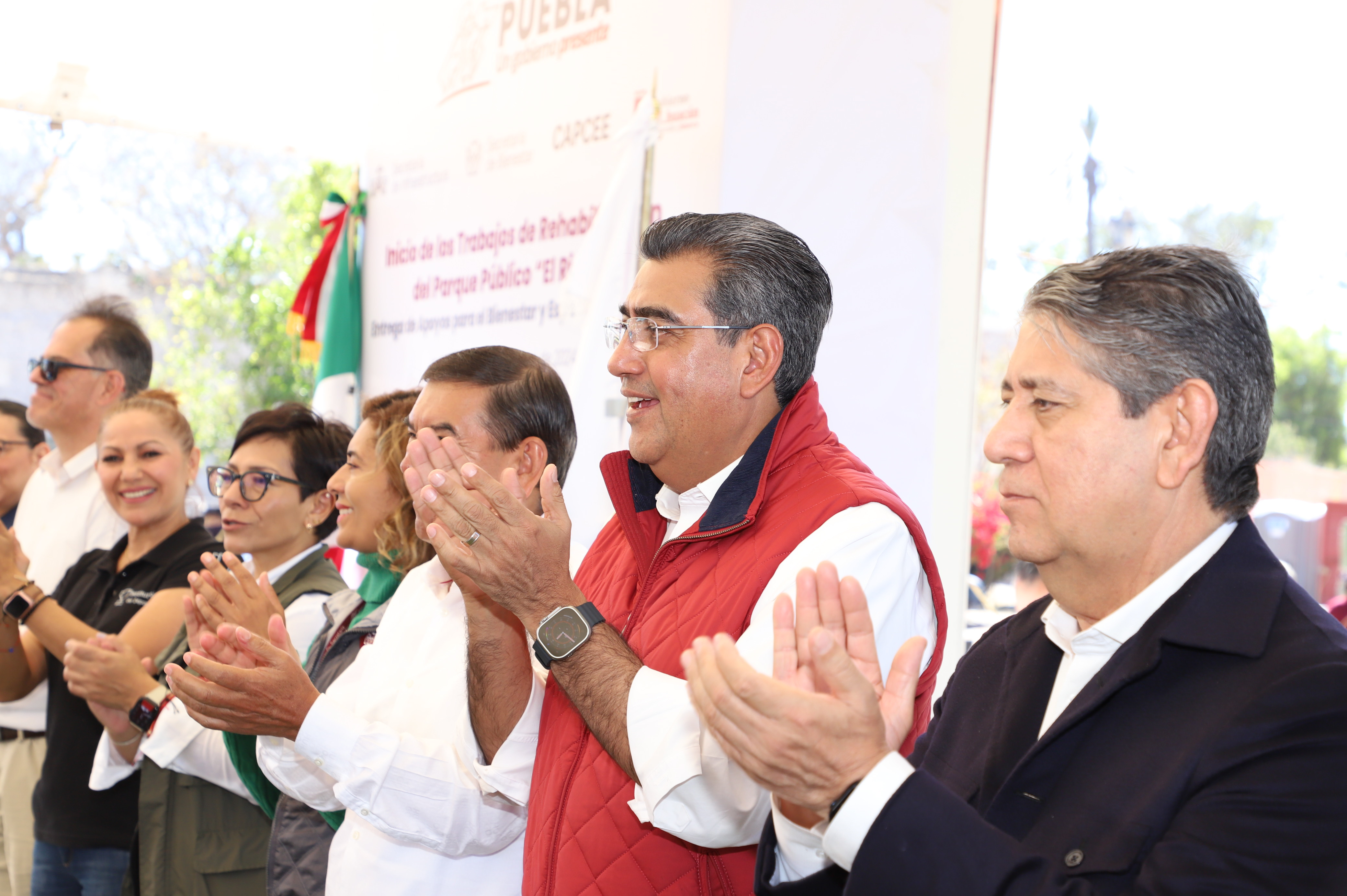El gobernador inició la rehabilitación del parque “El Riego” y de la calle Vía Puebla, en Tehuacán