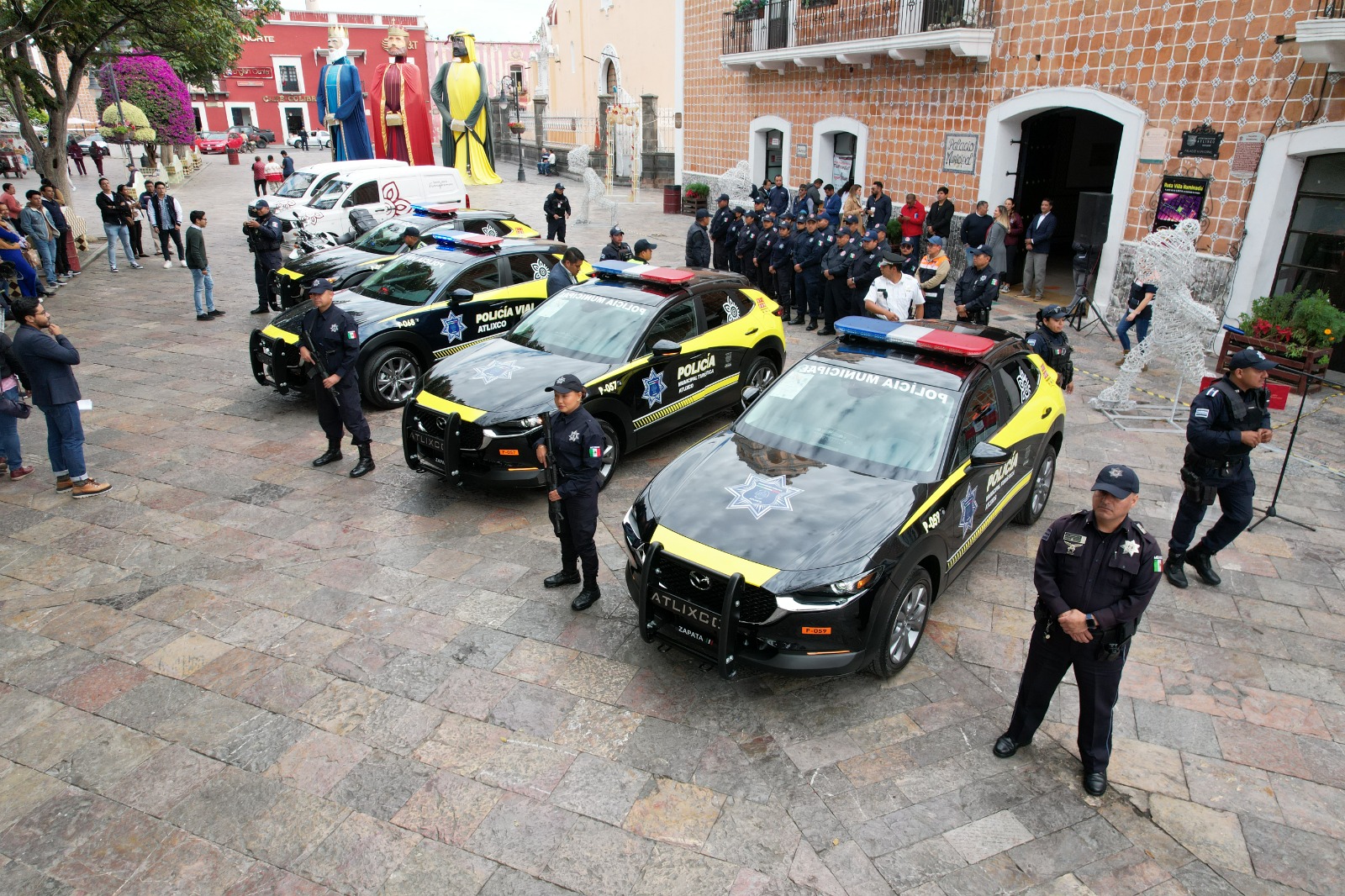 Fortalece Ariadna Ayala la seguridad en Atlixco con la entrega de 4 nuevas patrullas