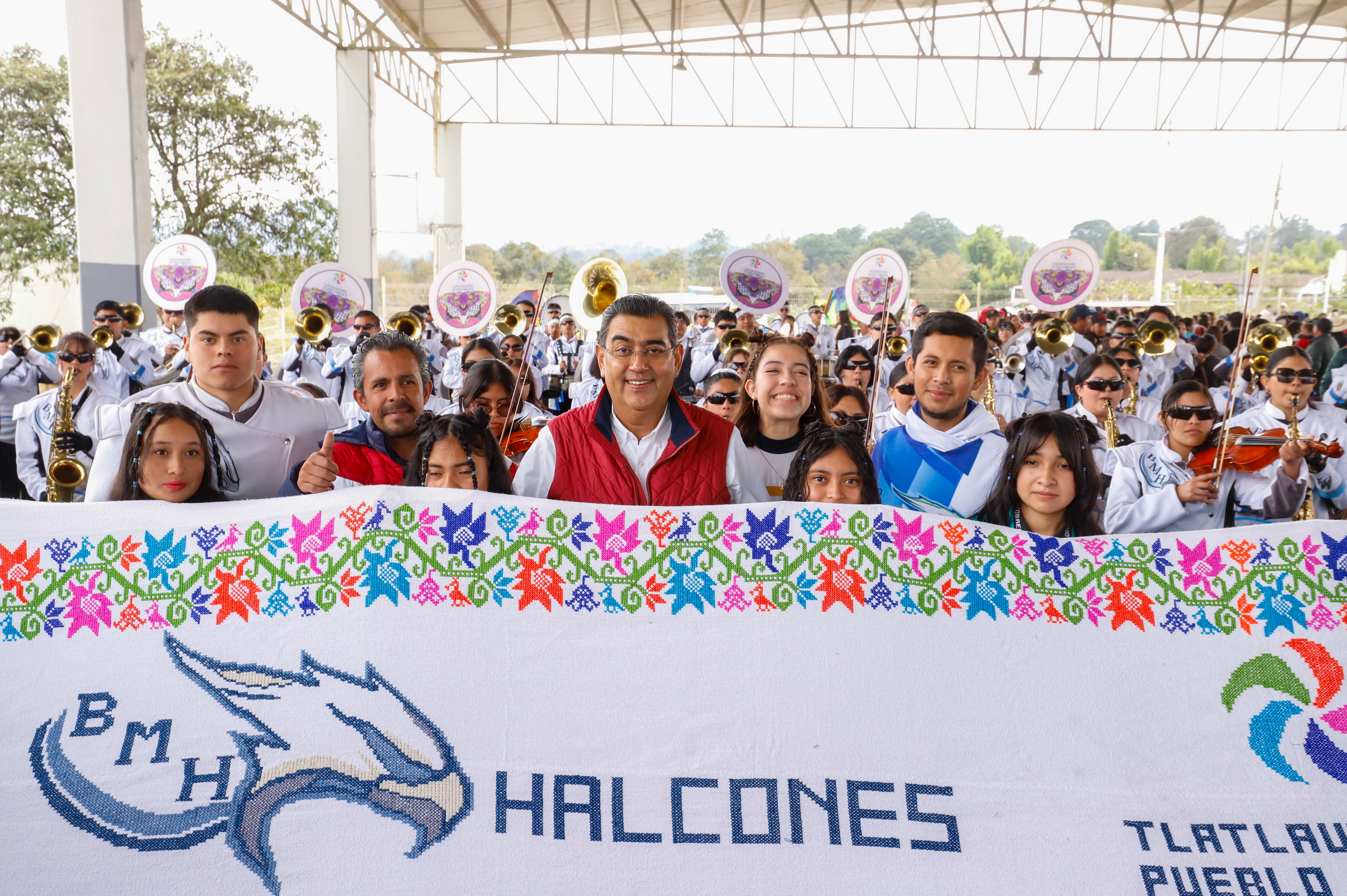 En Tlatlauquitepec, el gobernador inauguró y supervisó obras
