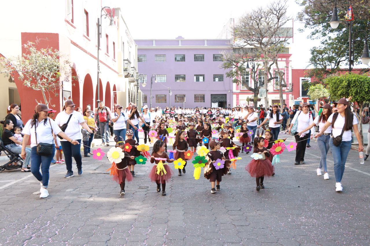 Música, color y alegría durante el Desfile de Primavera en Atlixco de las Flores