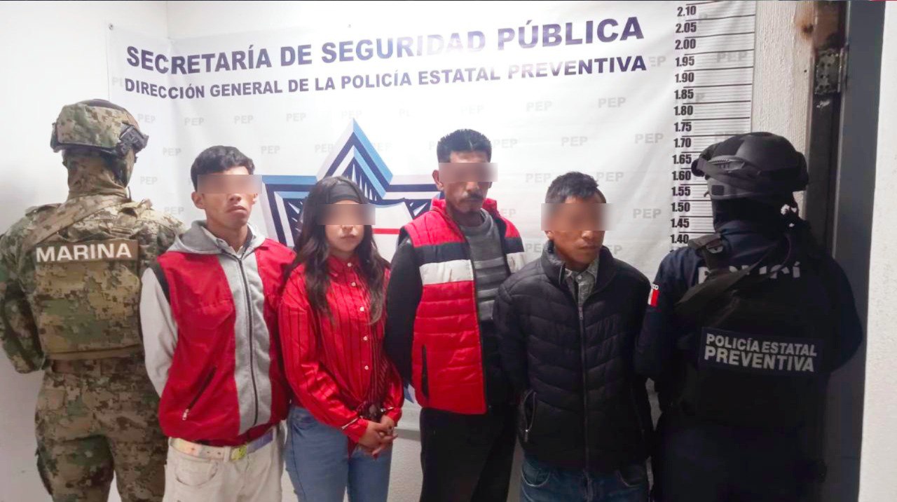 Detienen en Ahuazotepec a cuatro delincuentes
