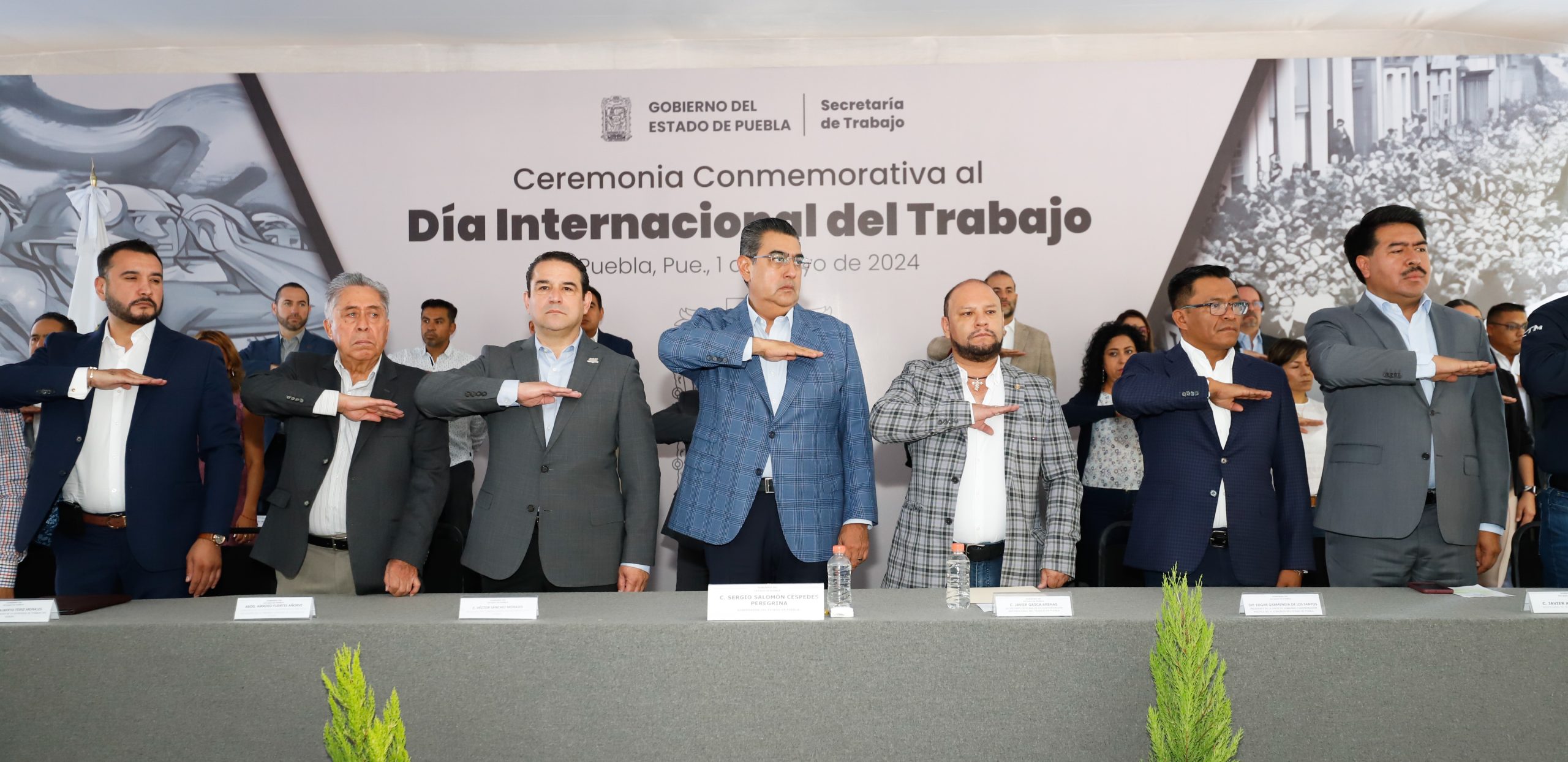Preside Sergio Salomón ceremonia conmemorativa al Día del Trabajo