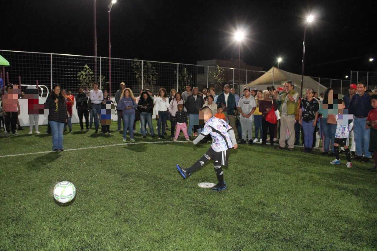 Ariadna Ayala rehabilita espacio deportivo