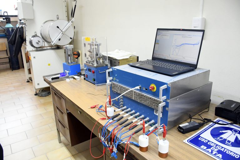 El Laboratorio de Energía del IFUAP trabaja en alternativas sustentables para la fabricación de baterías