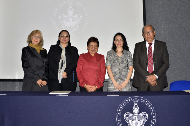 Bachillerato Internacional 5 de Mayo forma mejores seres humanos: María Lilia Cedillo