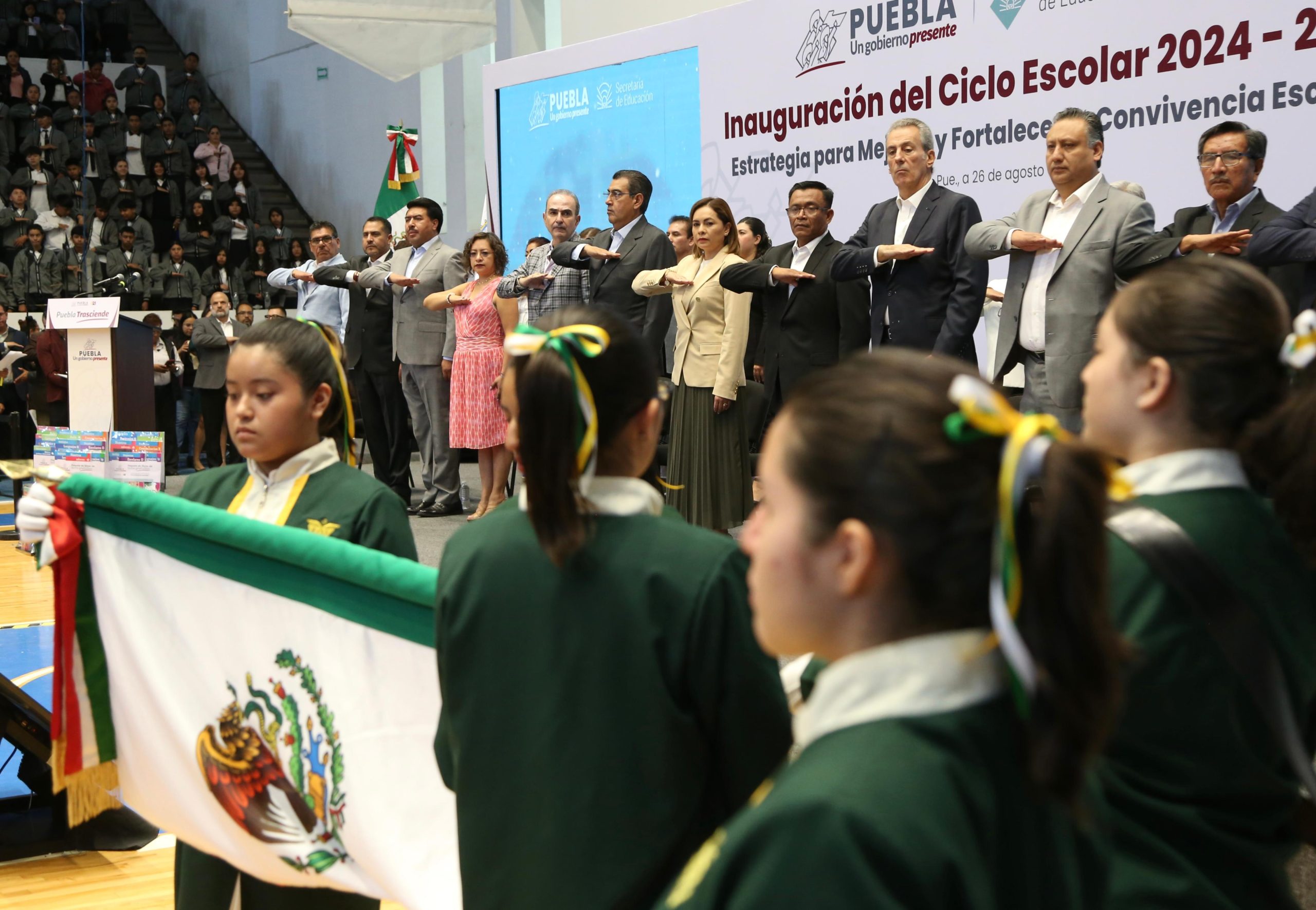 El gobernador Sergio Salomón presidió el inicio del Ciclo Escolar 2024-2025