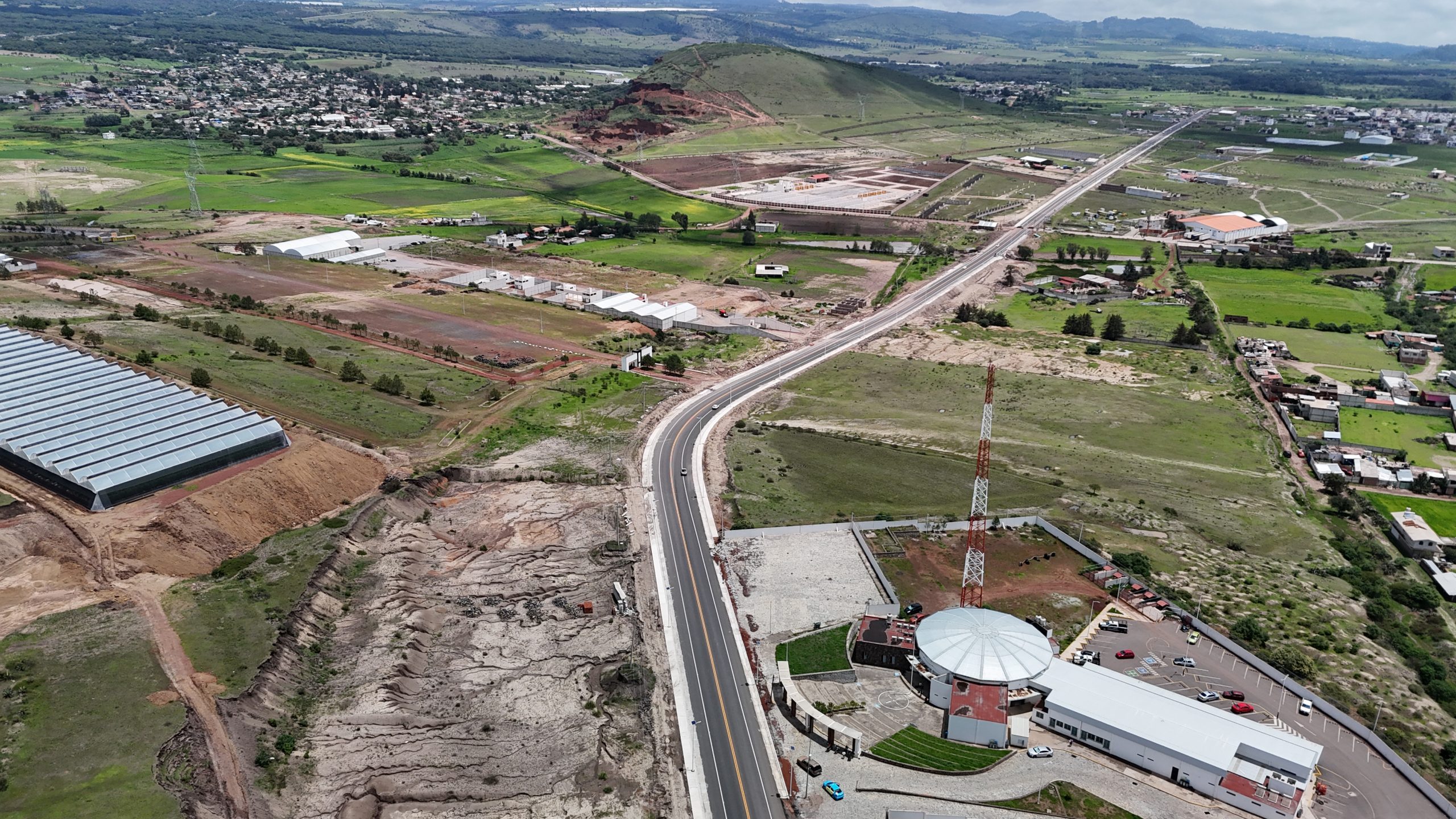 Con obra carretera y programas sociales, Sergio Salomón impulsa progreso de Chignahuapan