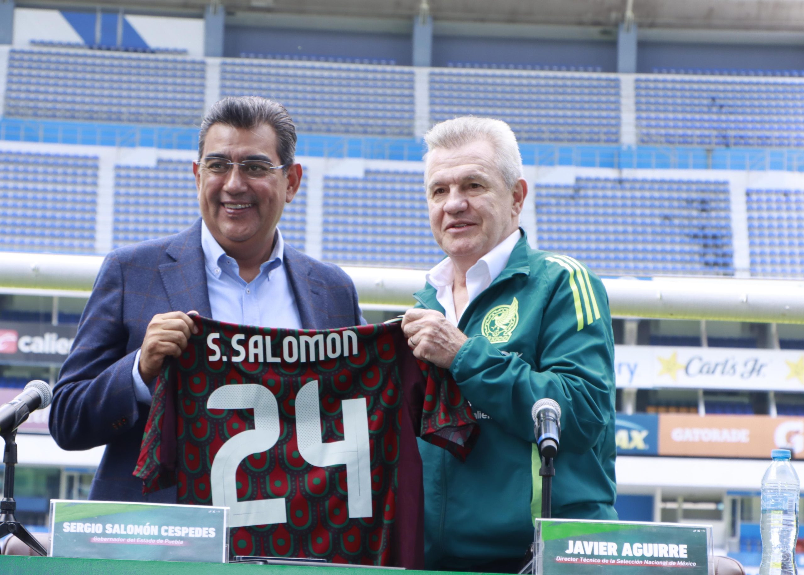 Asiste Sergio Salomón al anuncio del partido de preparación de la Selección Nacional de México contra Valencia Club