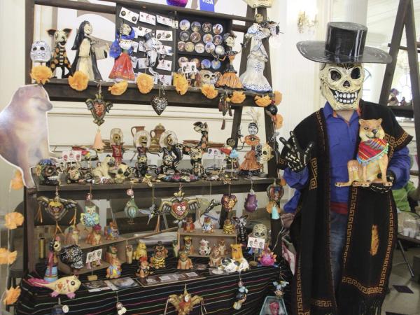 Promueve Cultura artesanías poblanas para temporada de “Día de Muertos”