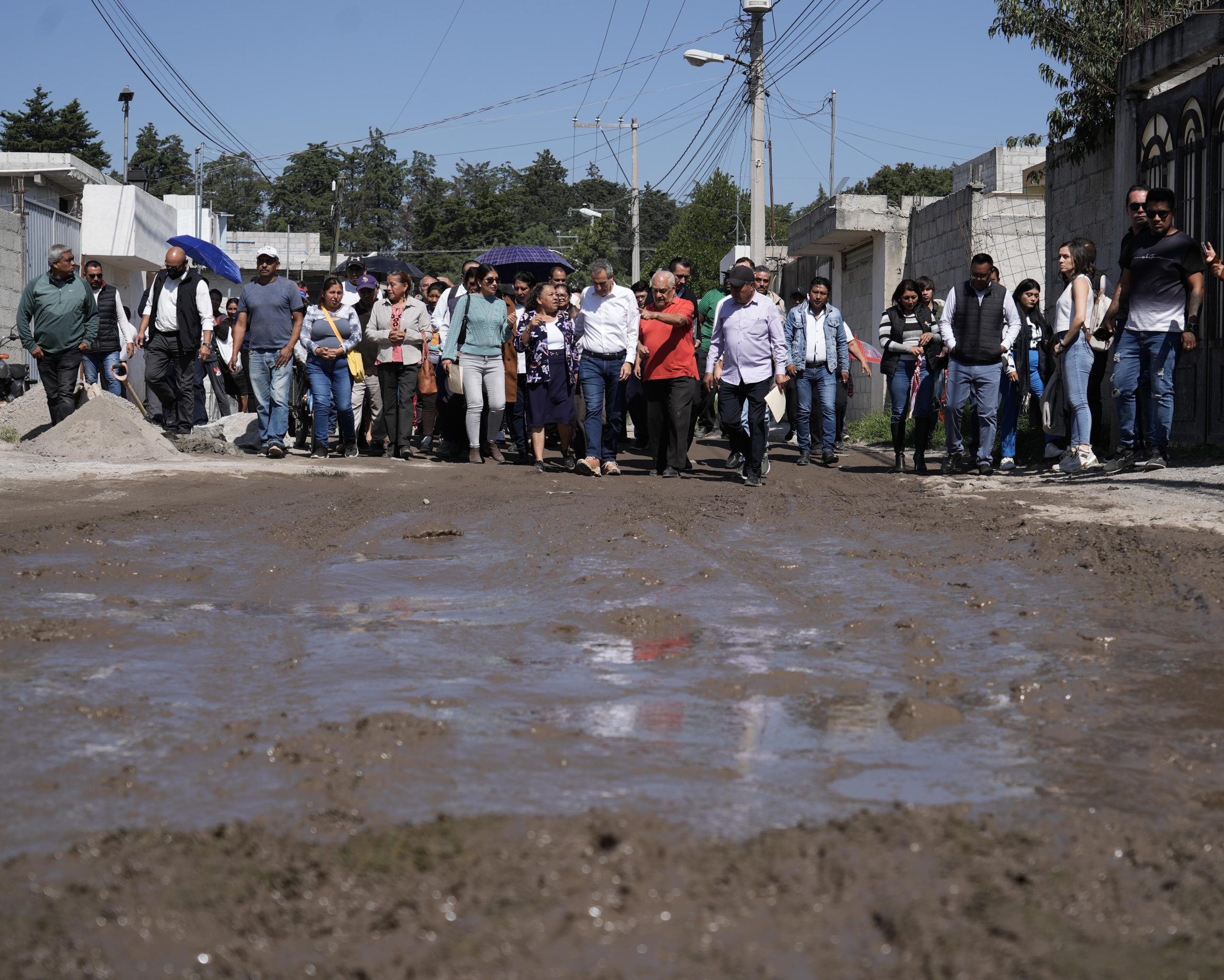 Inicia gobierno de Pepe Chedraui pavimentación en Amalucan y El Salvador