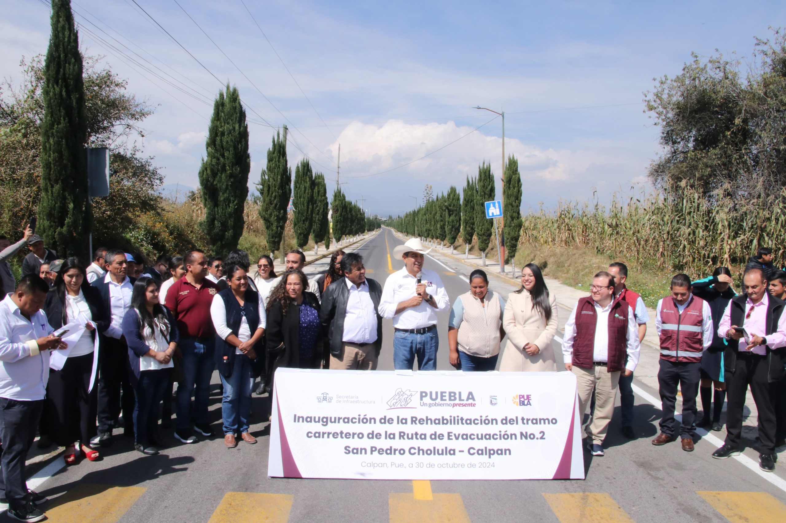 Con rehabilitación de rutas de evacuación, gobierno estatal garantiza seguridad ante contingencia volcánica