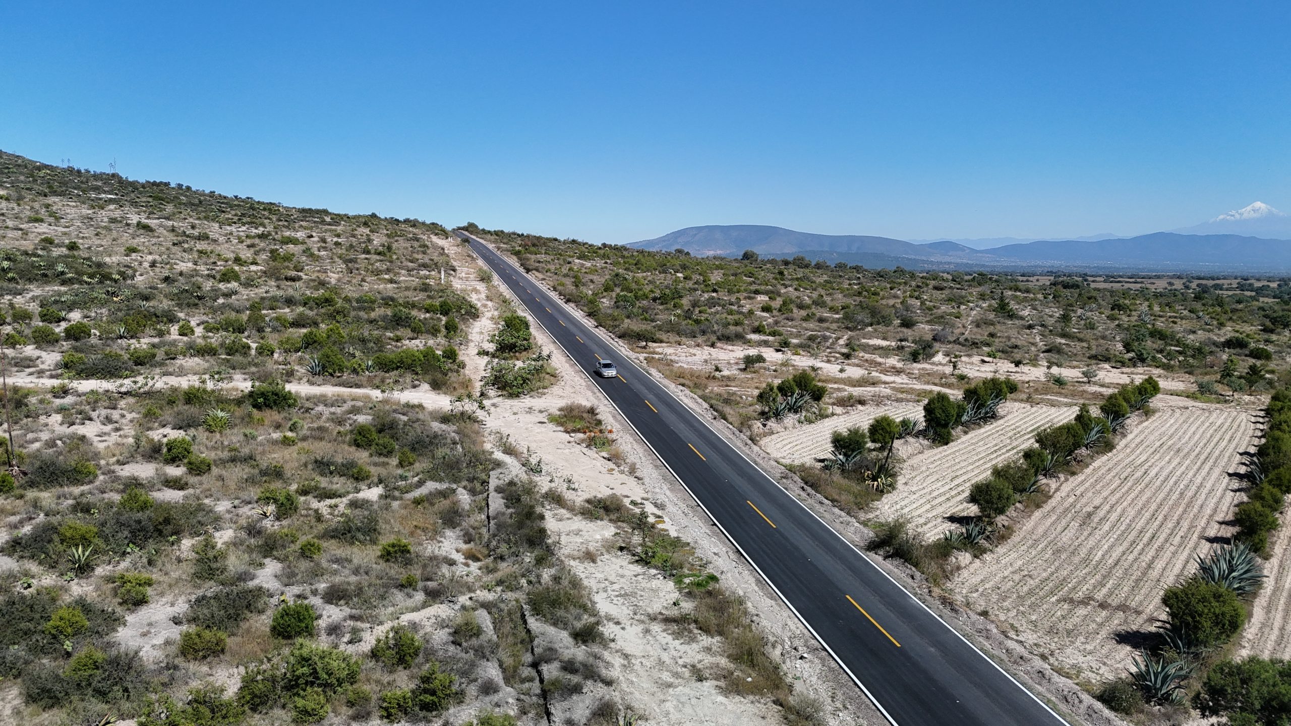 Sergio Salomón entregó la reconstrucción de la carretera Tepeaca-San Pedro La Joya