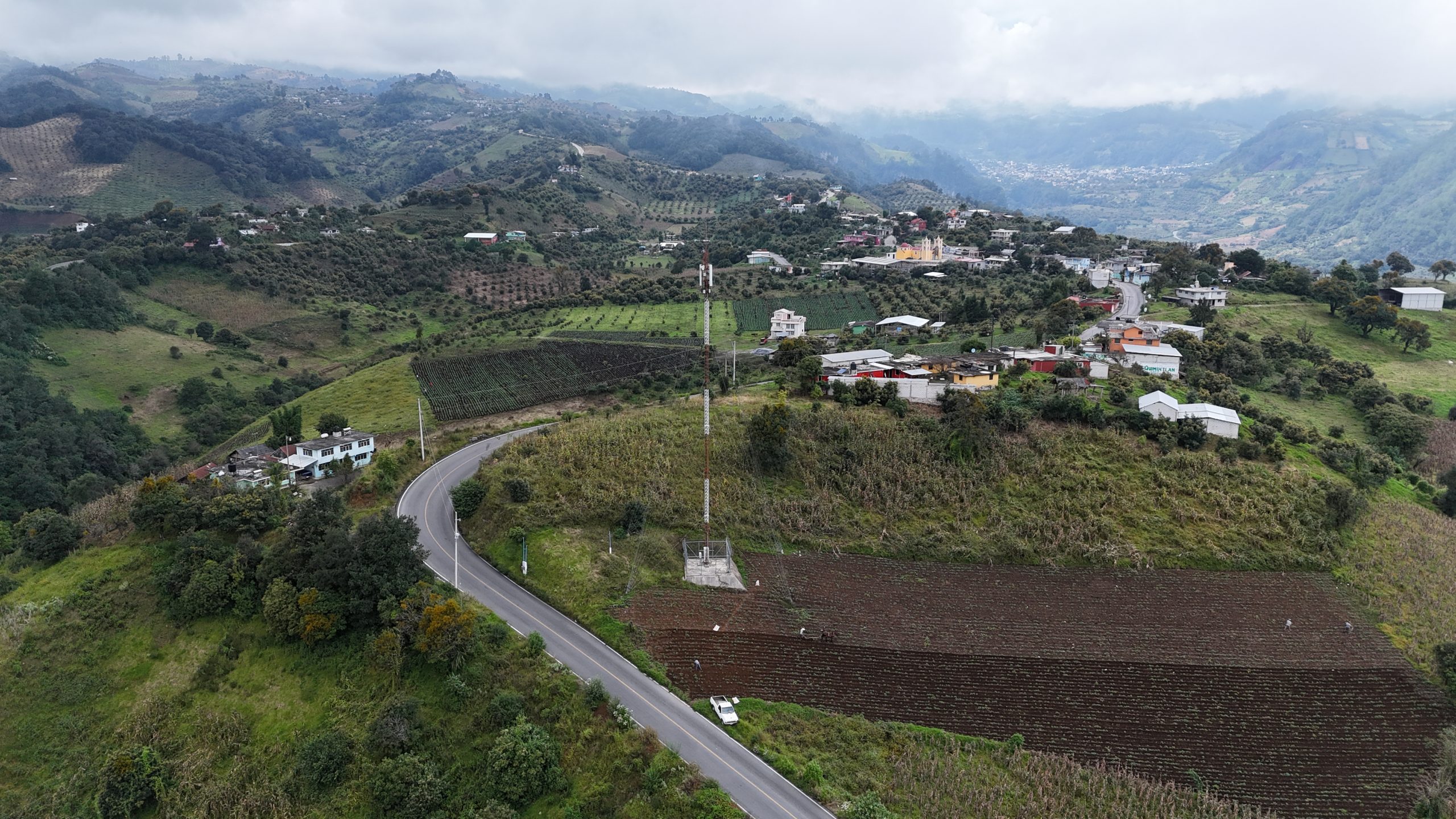 El gobernador inauguró la rehabilitación del tramo carretero Chilchotla – Quimixtlán – Chichiquila – Chichiquila