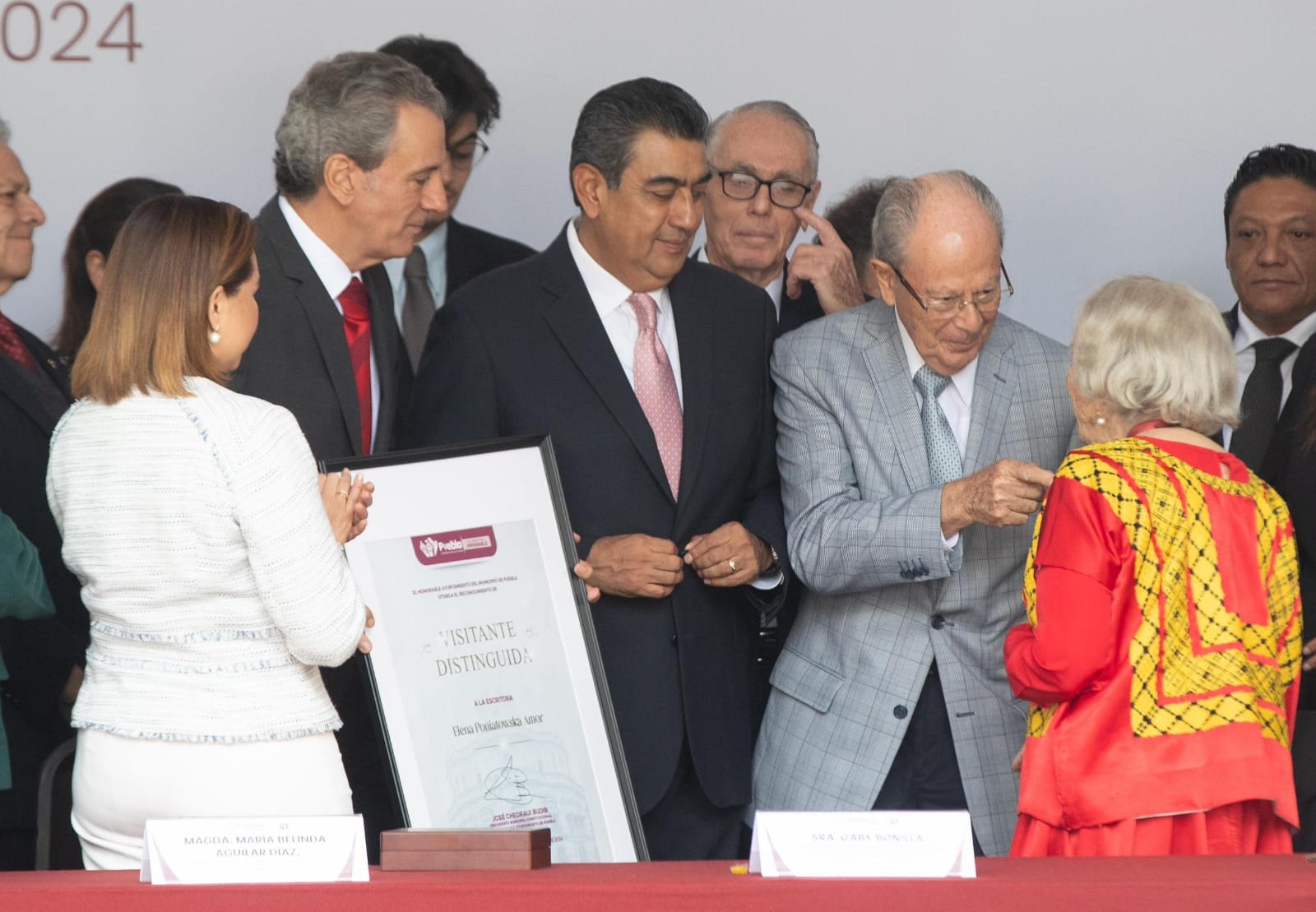 Celebran el 2° Festival Revolucionario y la entrega de la medalla “Carmen Serdán” a Elena Poniatowska