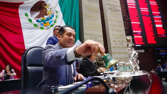 Diputados avalan extinguir 7 órganos autónomos y crean autoridad en libre competencia; reforma pasa al Senado