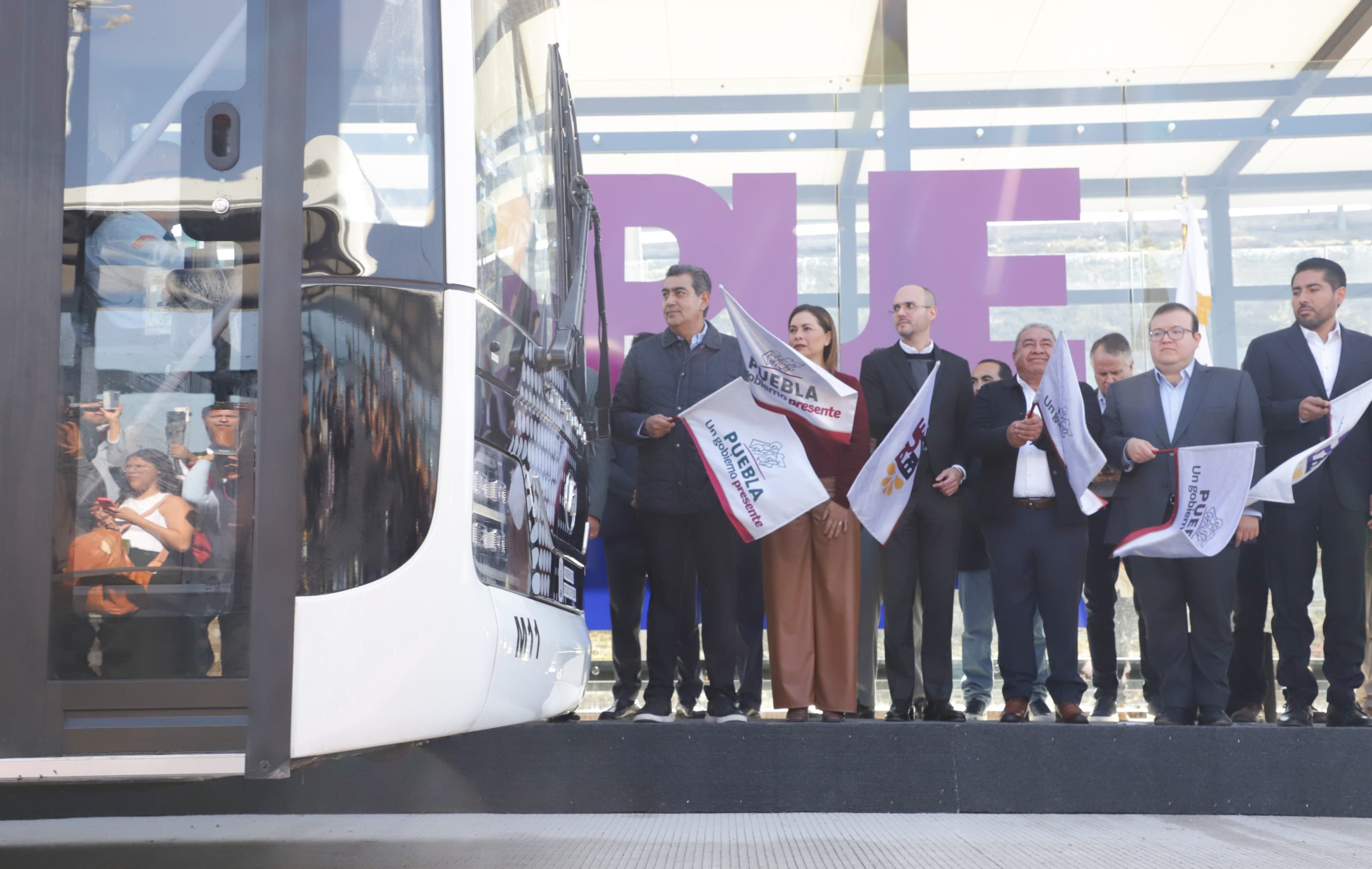 Inaugura Sergio Salomón Sistema Metropolitano de Transporte; beneficiará a usuarios de seis municipios