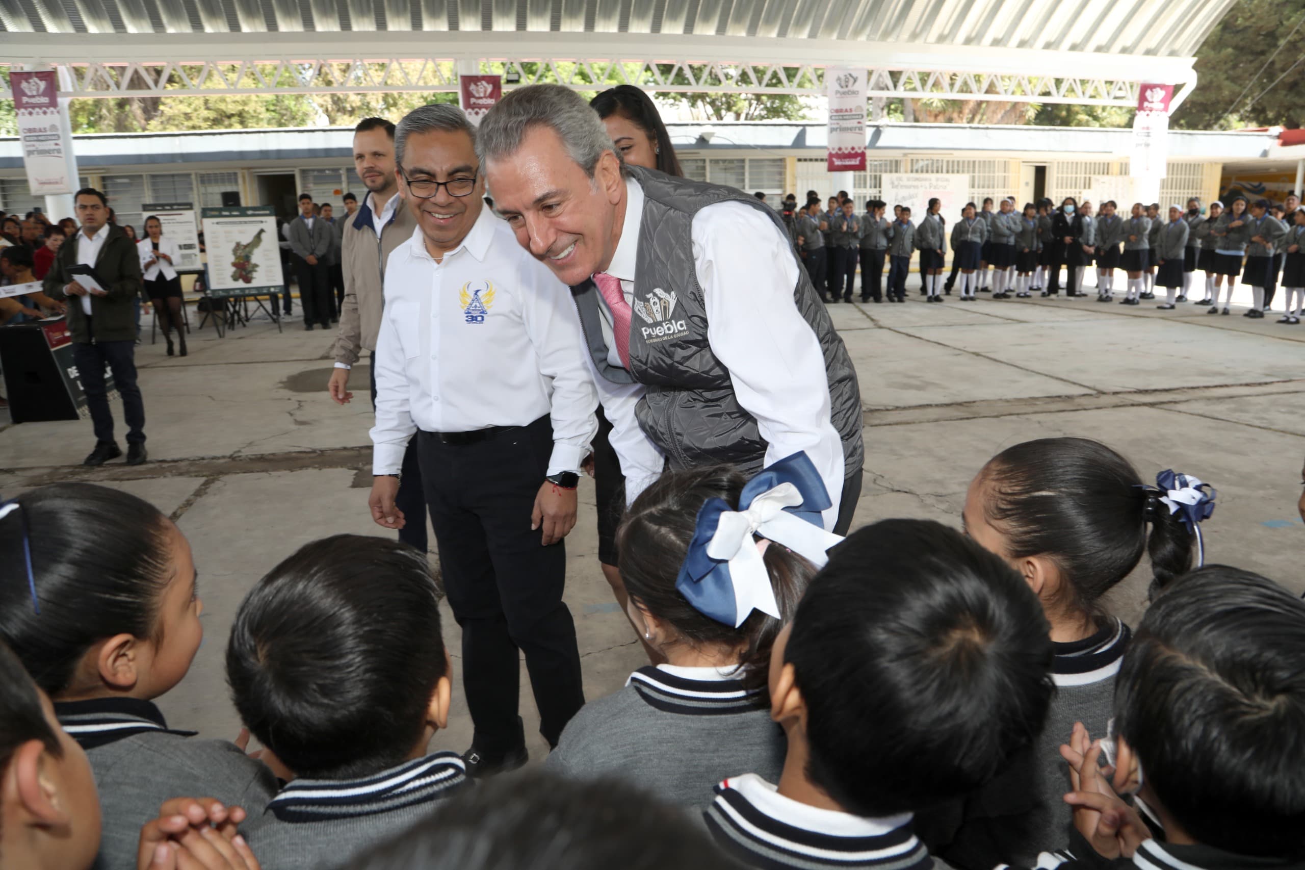 Entrega Pepe Chedraui obra educativa en la capital