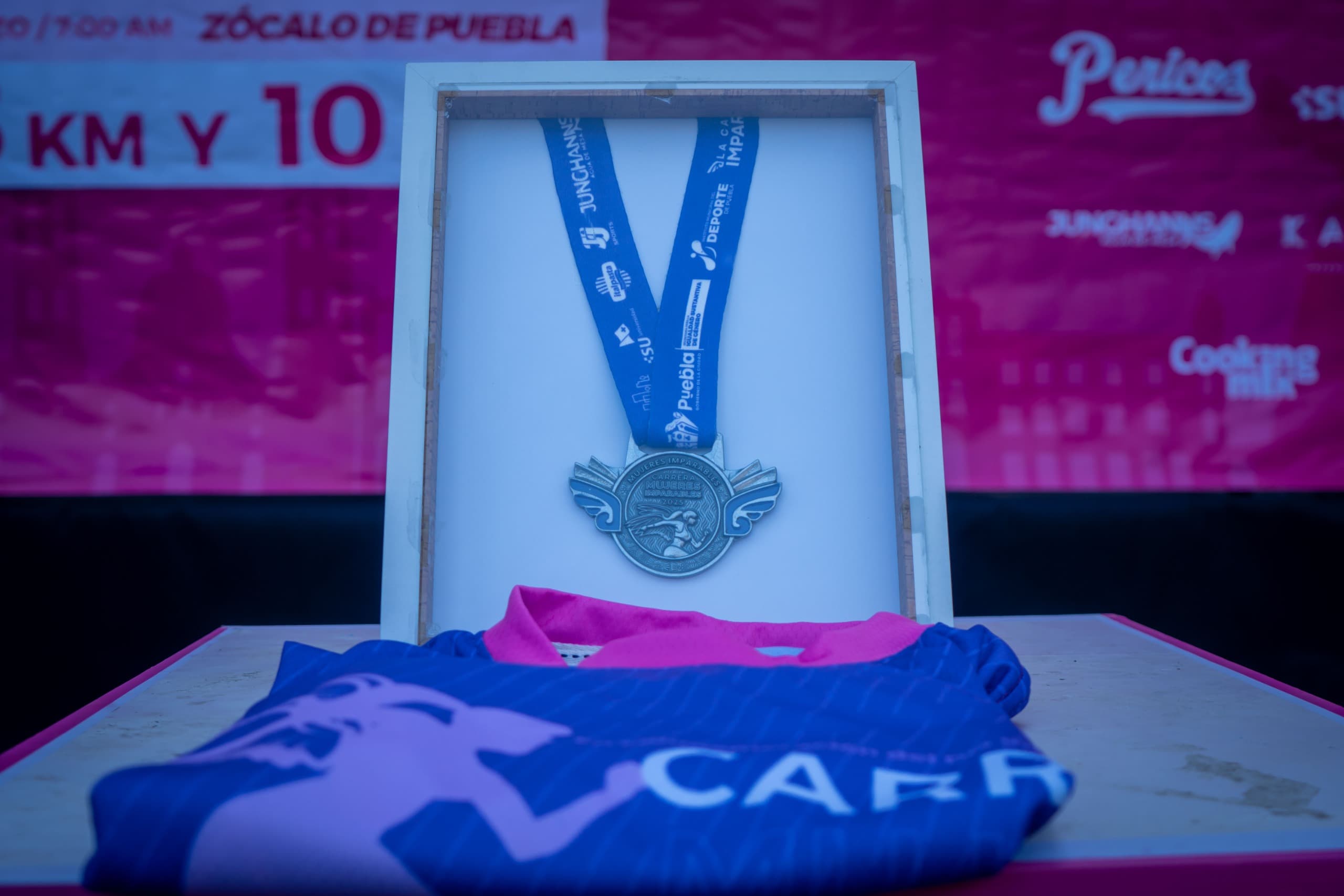 IMDP y la Secretaría de Igualdad Sustantiva presentan la playera y medalla de la Carrera “Mujeres Imparables”