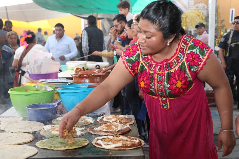 Exhorta Pepe Chedraui a preservar tradiciones como el Festival de la Gordita y heredarlas a las nuevas generaciones