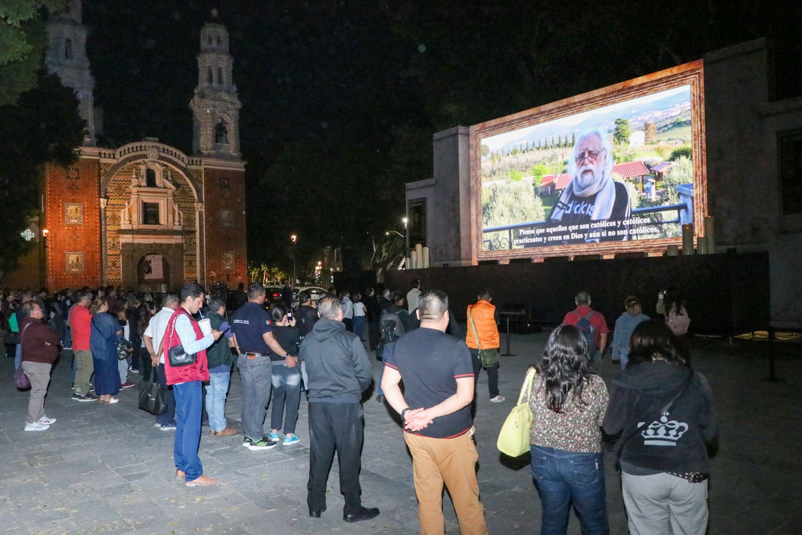Poblanos y turistas disfrutan proyección “La Última Cena: El Cuadro Viviente” Poblanos y turistas disfrutan proyección “La Última Cena: El Cuadro Viviente”