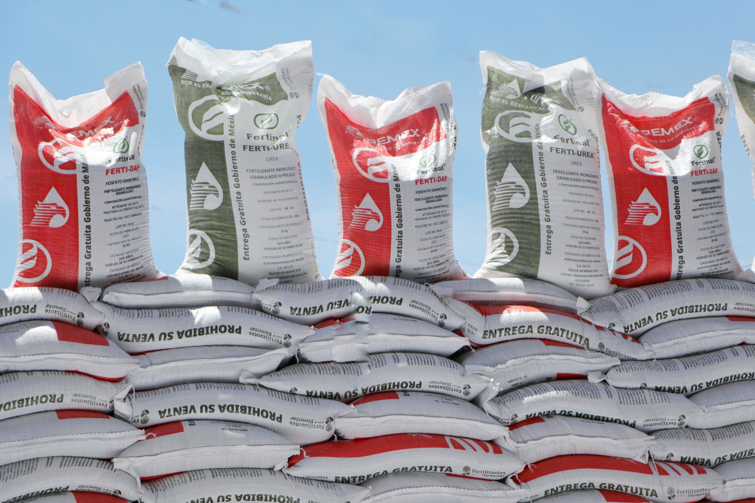 Regalarán 57 mil toneladas de fertilizantes Regalarán 57 mil toneladas de fertilizantes