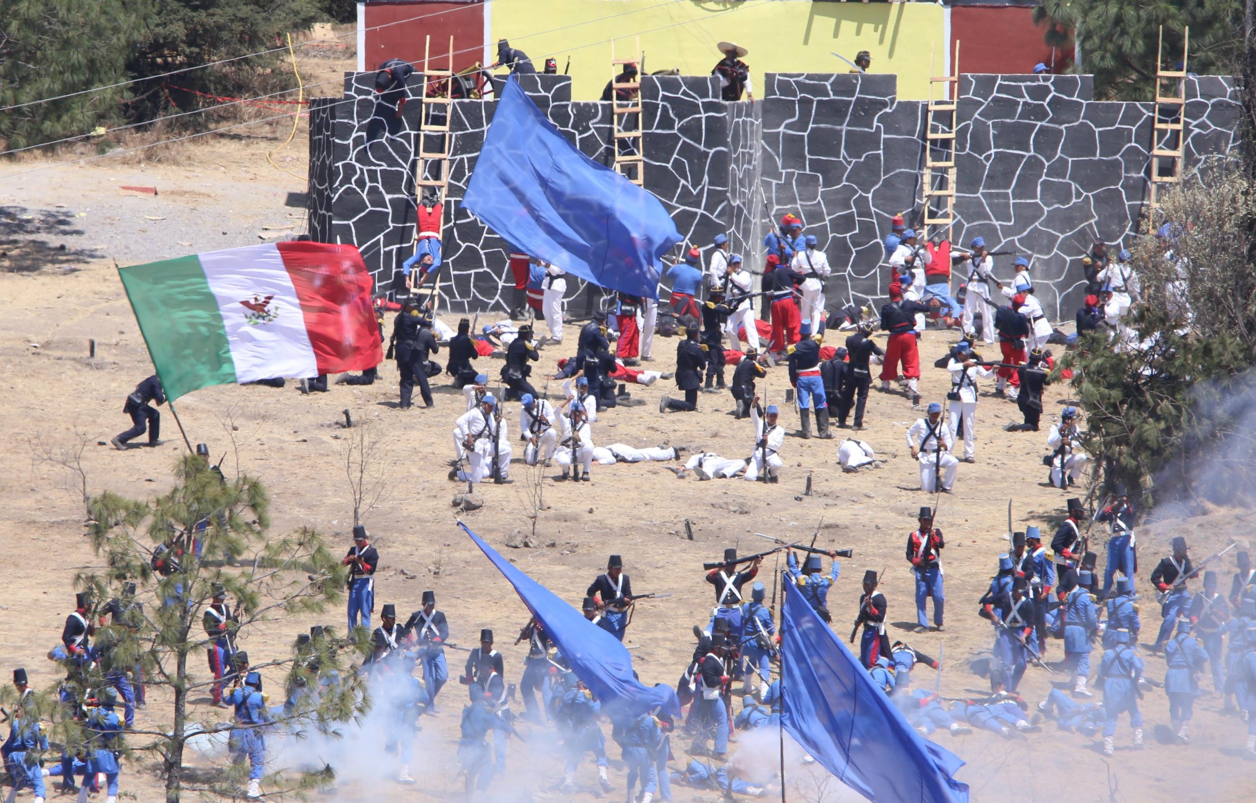 Con escenificación monumental, Puebla honra legado heroico de la Batalla del 5 Mayo Con escenificación monumental, Puebla honra legado heroico de la Batalla del 5 Mayo