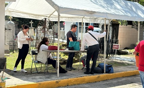 Operativo en Panteón Municipal por Día de las Madres Operativo en Panteón Municipal por Día de las Madres