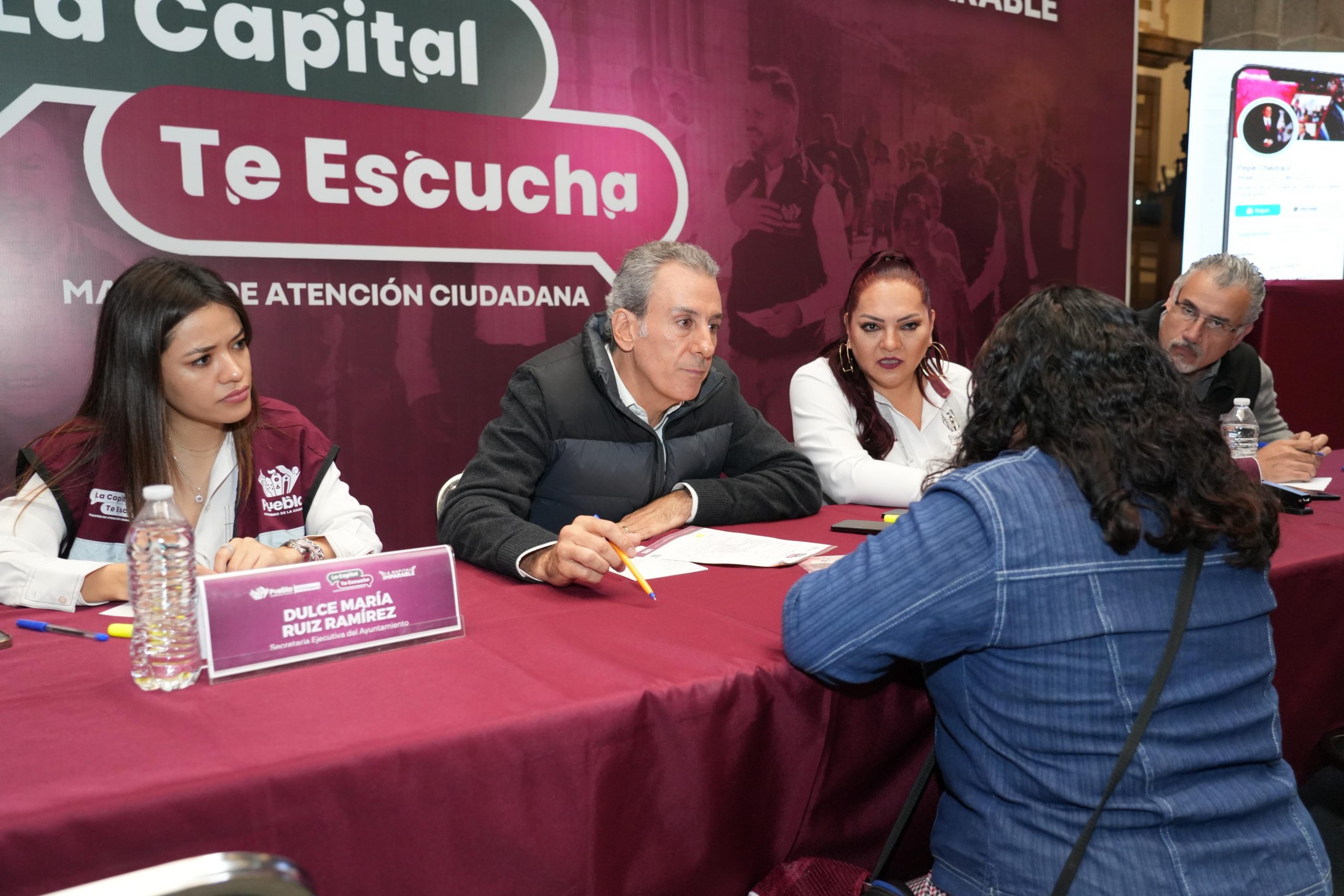 En el Palacio Municipal, Pepe Chedraui recibió a poblanas y poblanos En el Palacio Municipal, Pepe Chedraui recibió a poblanas y poblanos