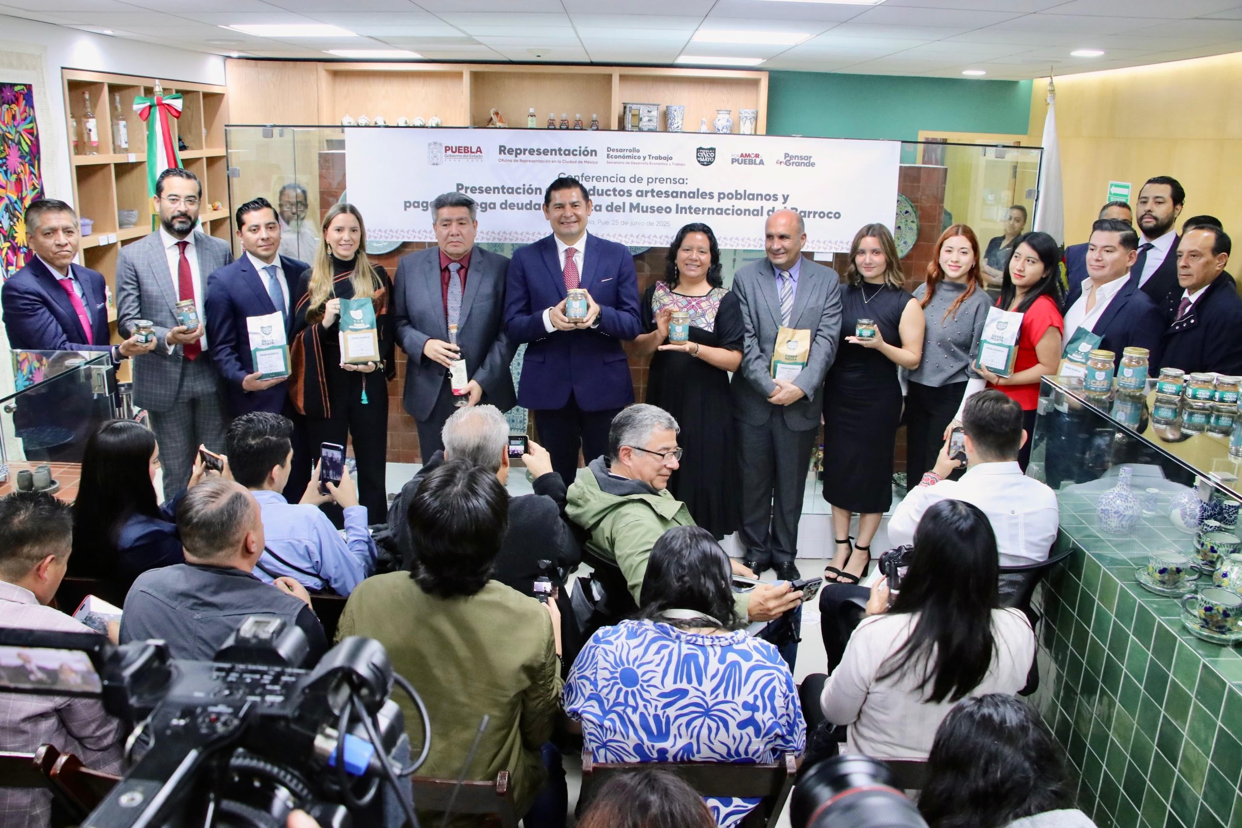 Desde CDMX, Gobierno de Puebla confirma cancelación de mega deuda del Museo Barroco y presenta Café Soluble “Puebla Cinco de Mayo” Desde CDMX, Gobierno de Puebla confirma cancelación de mega deuda del Museo Barroco y presenta Café Soluble “Puebla Cinco de Mayo”