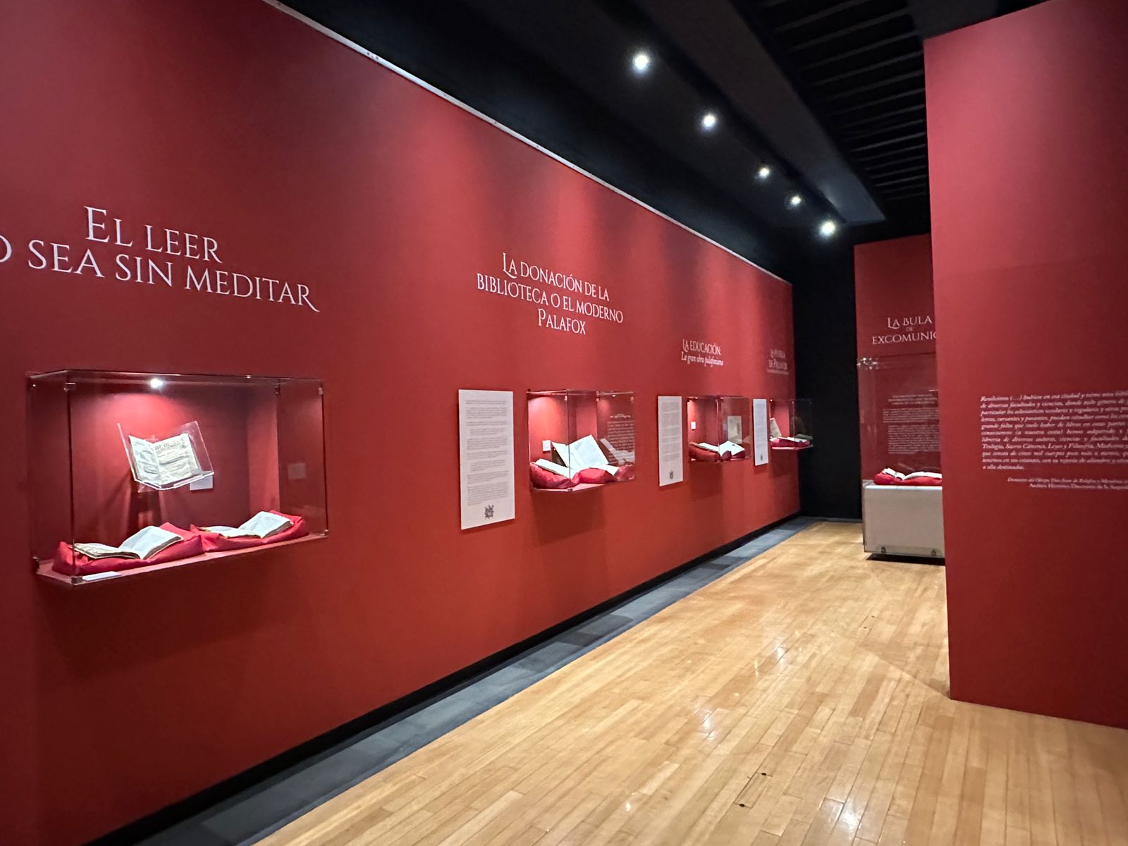 Inauguran dos salas de Exposición en Biblioteca Palafoxiana y un laboratorio de restauración de libros Inauguran dos salas de Exposición en Biblioteca Palafoxiana y un laboratorio de restauración de libros