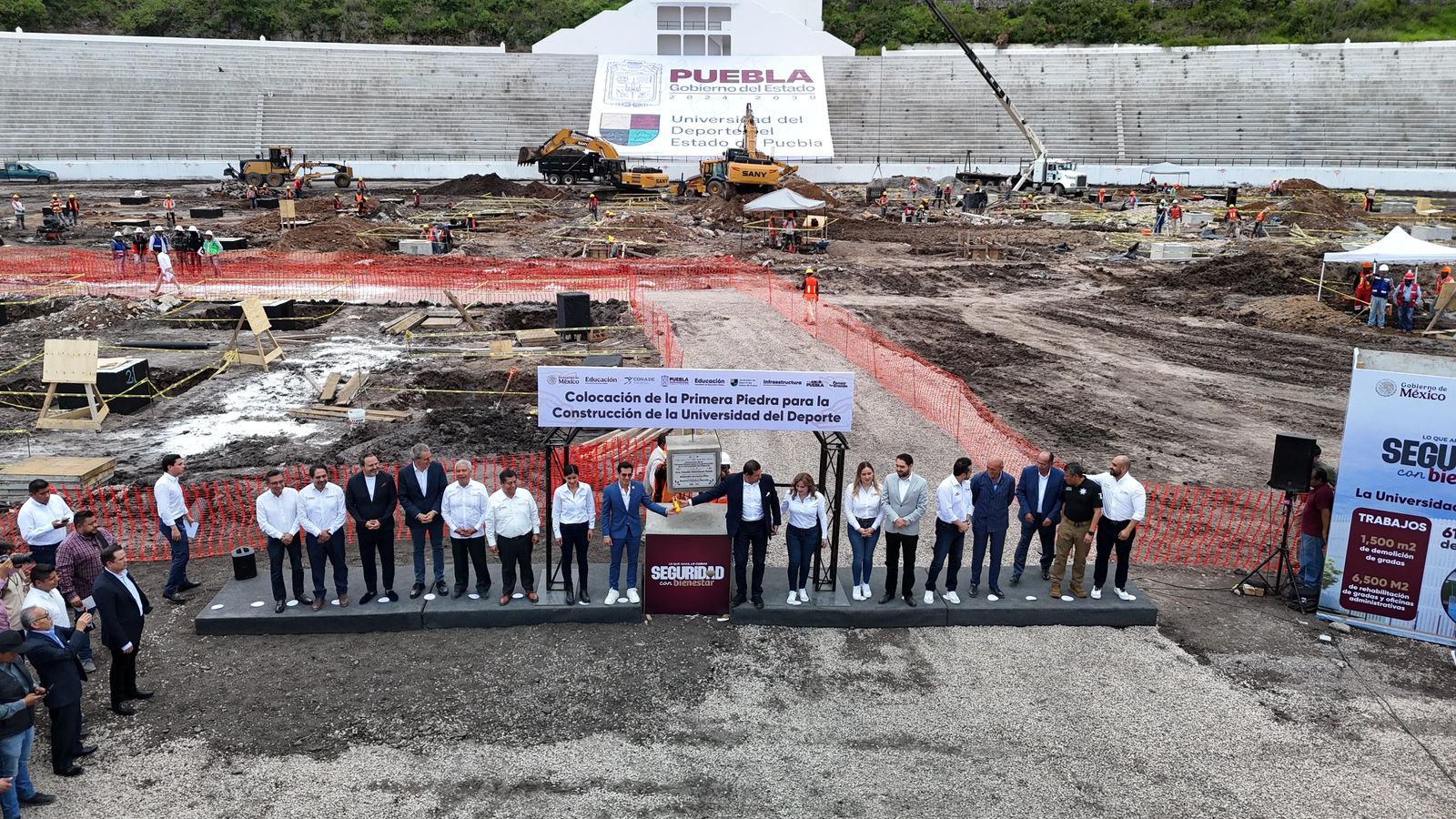 Rommel Pacheco y Alejandro Armenta encabezaron la colocación de la primera piedra de la Universidad del Deporte Rommel Pacheco y Alejandro Armenta encabezaron la colocación de la primera piedra de la Universidad del Deporte
