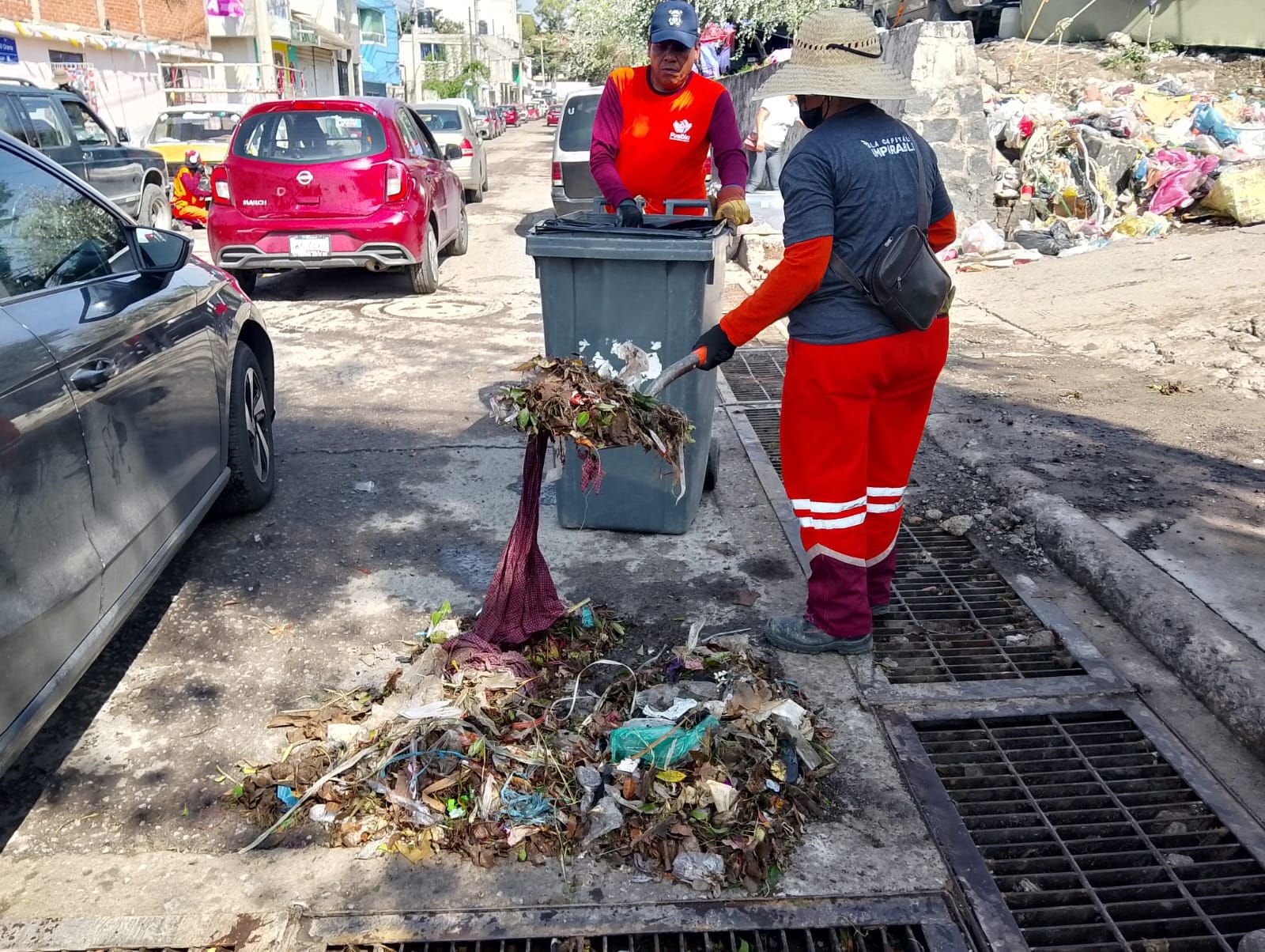 Refuerzan limpieza de alcantarillas para prevenir inundaciones por lluvias Refuerzan limpieza de alcantarillas para prevenir inundaciones por lluvias