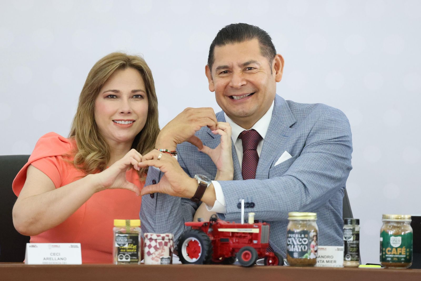 En Puebla, mega obras con humanismo acaban con mega saqueos: Armenta⁩