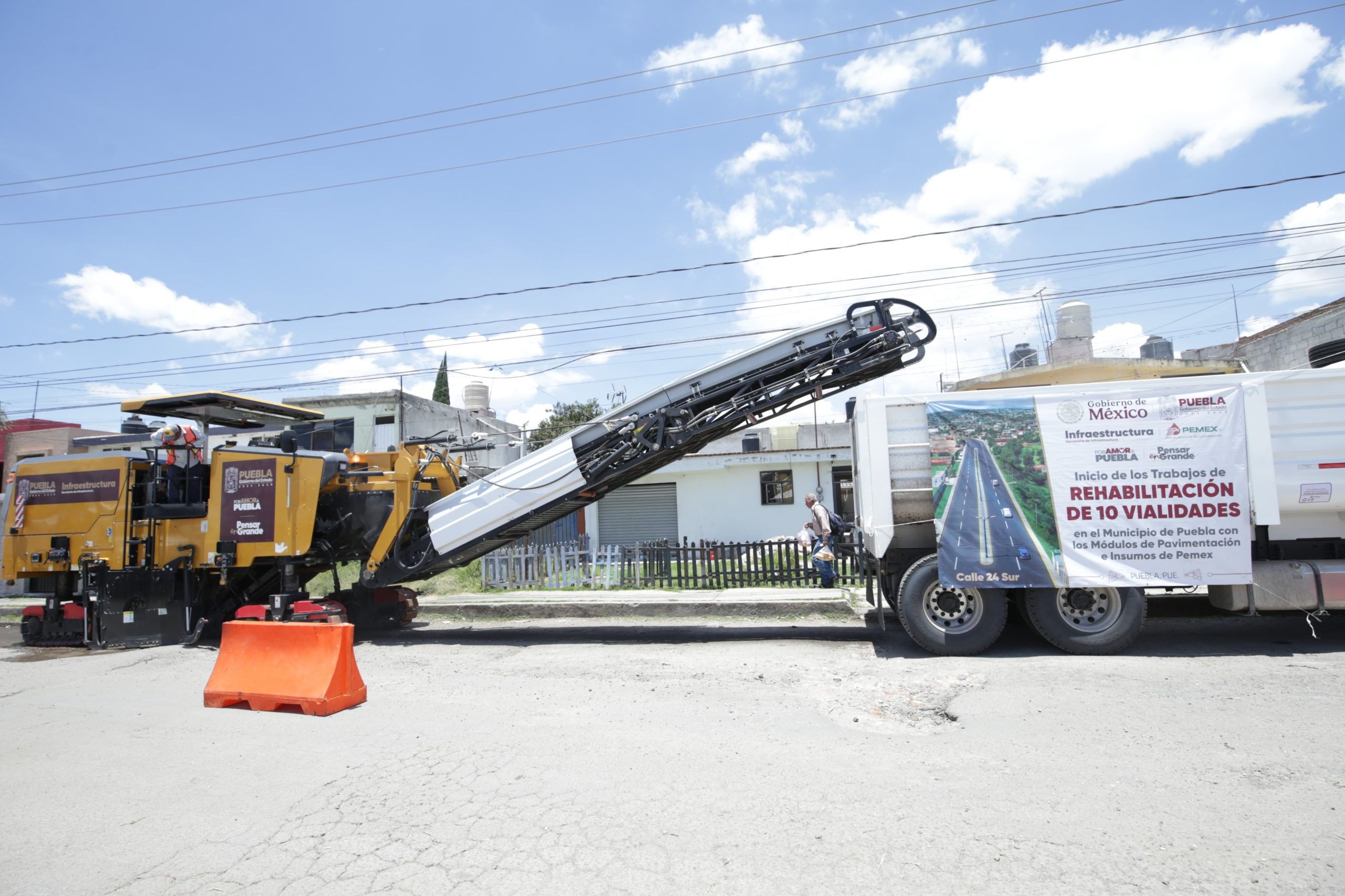 Puebla recibe segunda entrega de asfalto de Pemex para rehabilitar 430 calles Puebla recibe segunda entrega de asfalto de Pemex para rehabilitar 430 calles