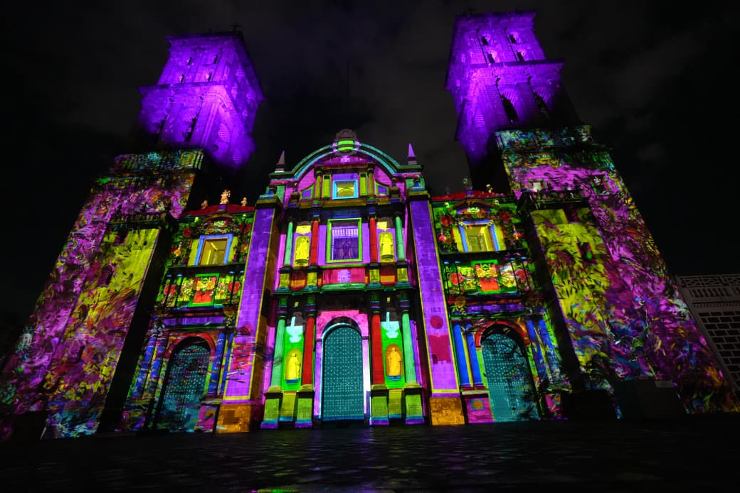 Proyecciones del videomapping «Septiembre Brilla» en la fachada de Catedral Proyecciones del videomapping «Septiembre Brilla» en la fachada de Catedral