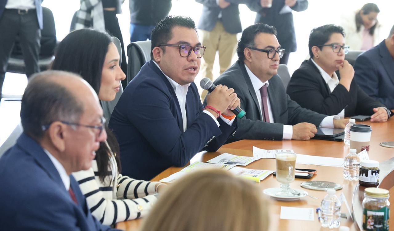 Avance del 70% del programa de vivienda para policías