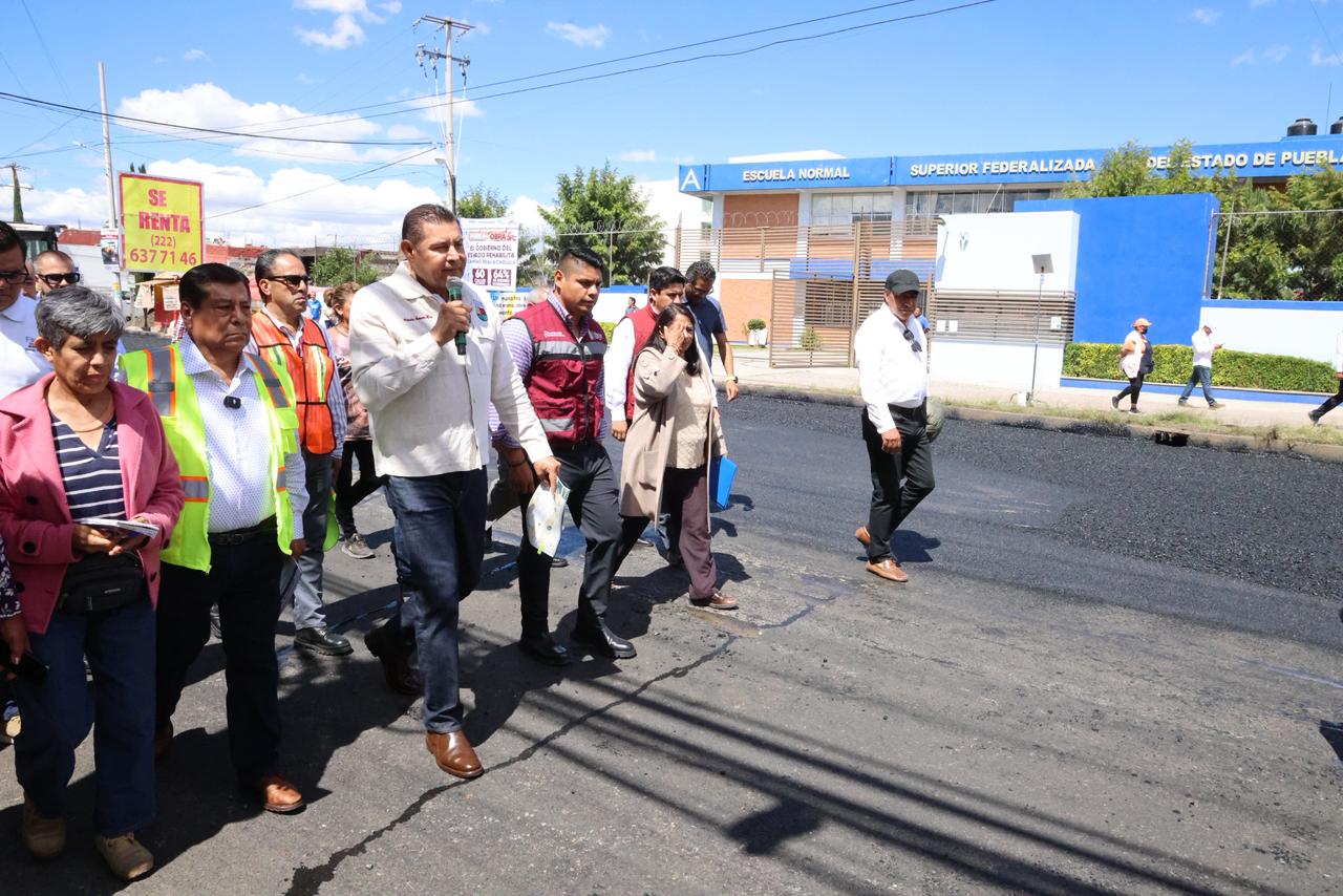 Supervisa gobernador Armenta pavimentación en Camino Real a Cholula y Zavaleta Supervisa gobernador Armenta pavimentación en Camino Real a Cholula y Zavaleta