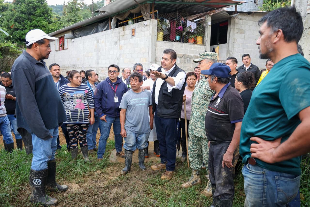 Aumentó a 9 el número de fallecidos por las lluvias en la Sierra Norte; Gobierno estatal, Marina y Guardia Nacional brindan apoyos a los afectados